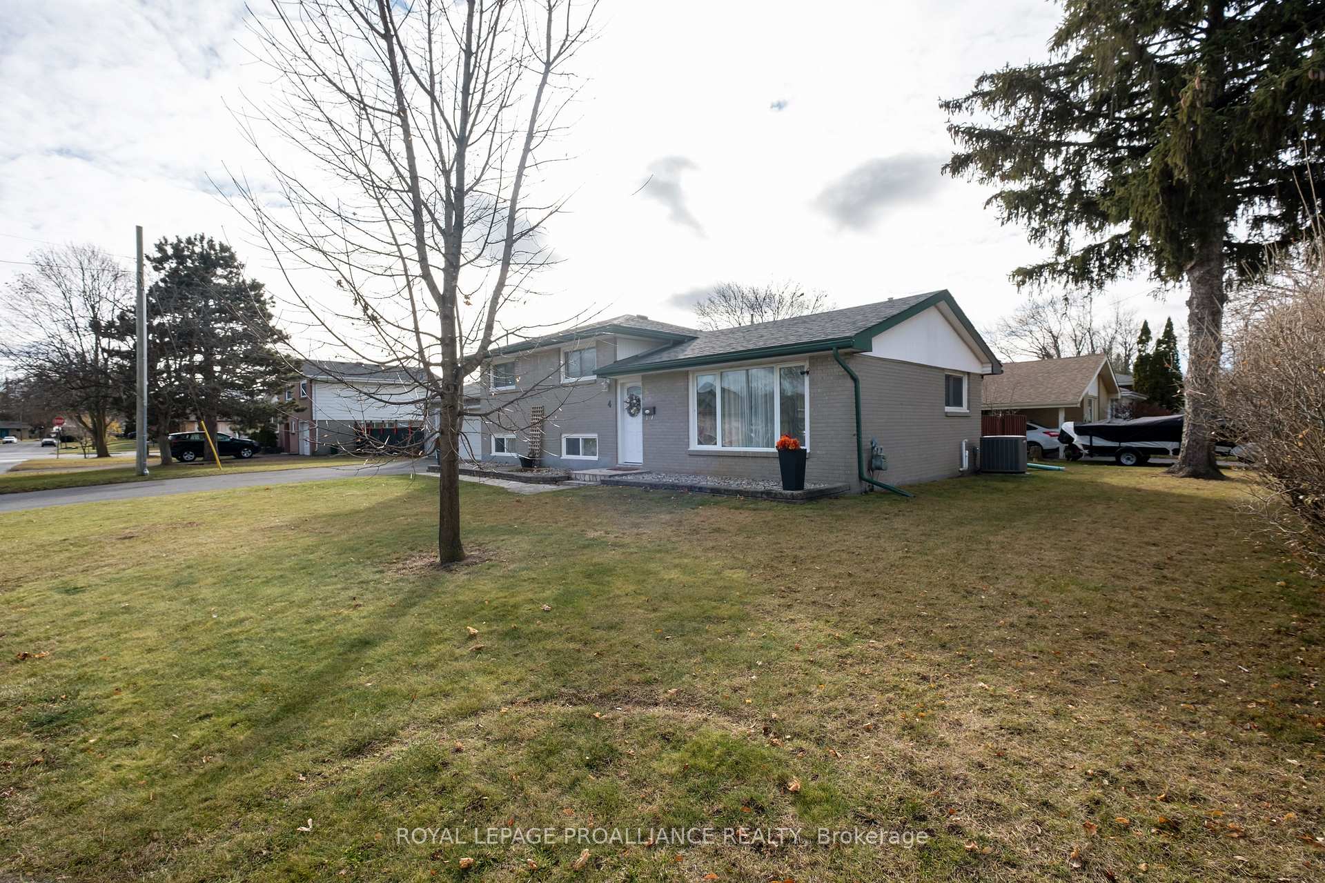 Photo 2 of 4 Linton Park Road, Belleville, Belleville Ward — HOMEH