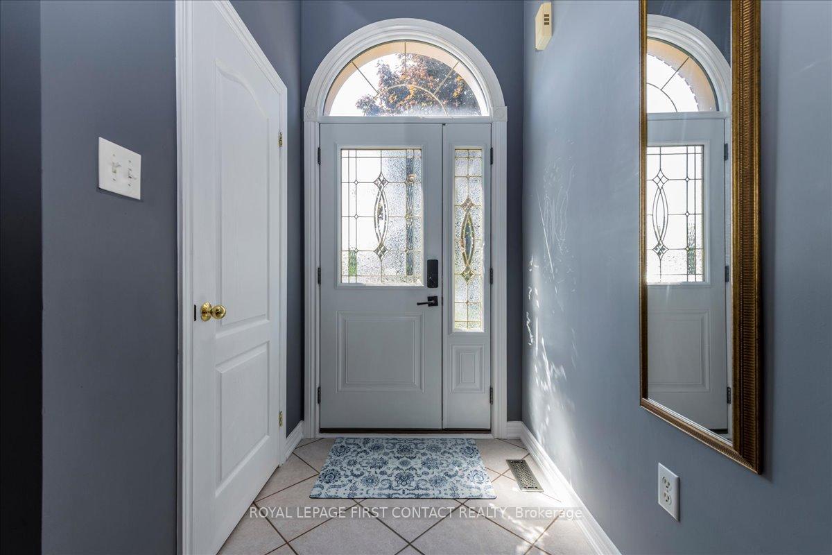 Photo 3 of 37 Marsellus Drive, Barrie, Holly — HOMEH