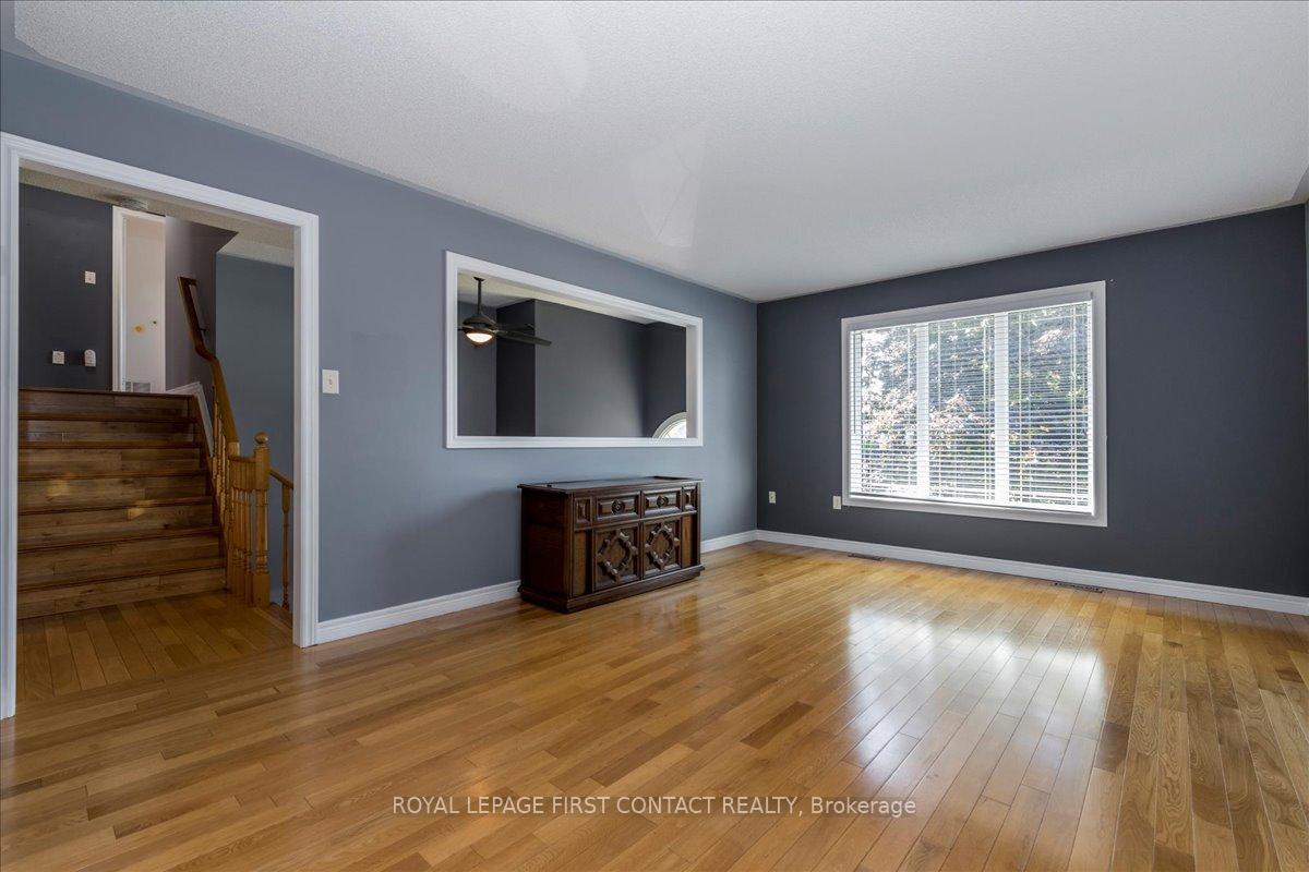 Photo 5 of 37 Marsellus Drive, Barrie, Holly — HOMEH