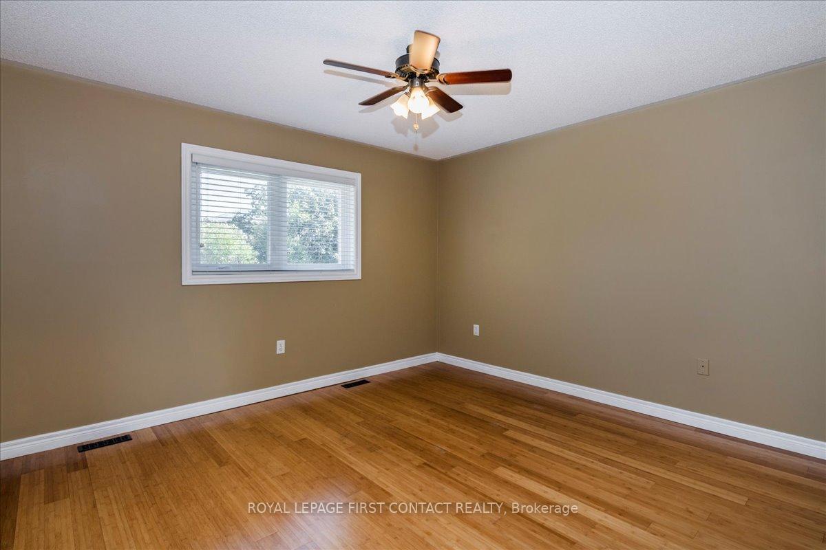 Photo 11 of 37 Marsellus Drive, Barrie, Holly — HOMEH