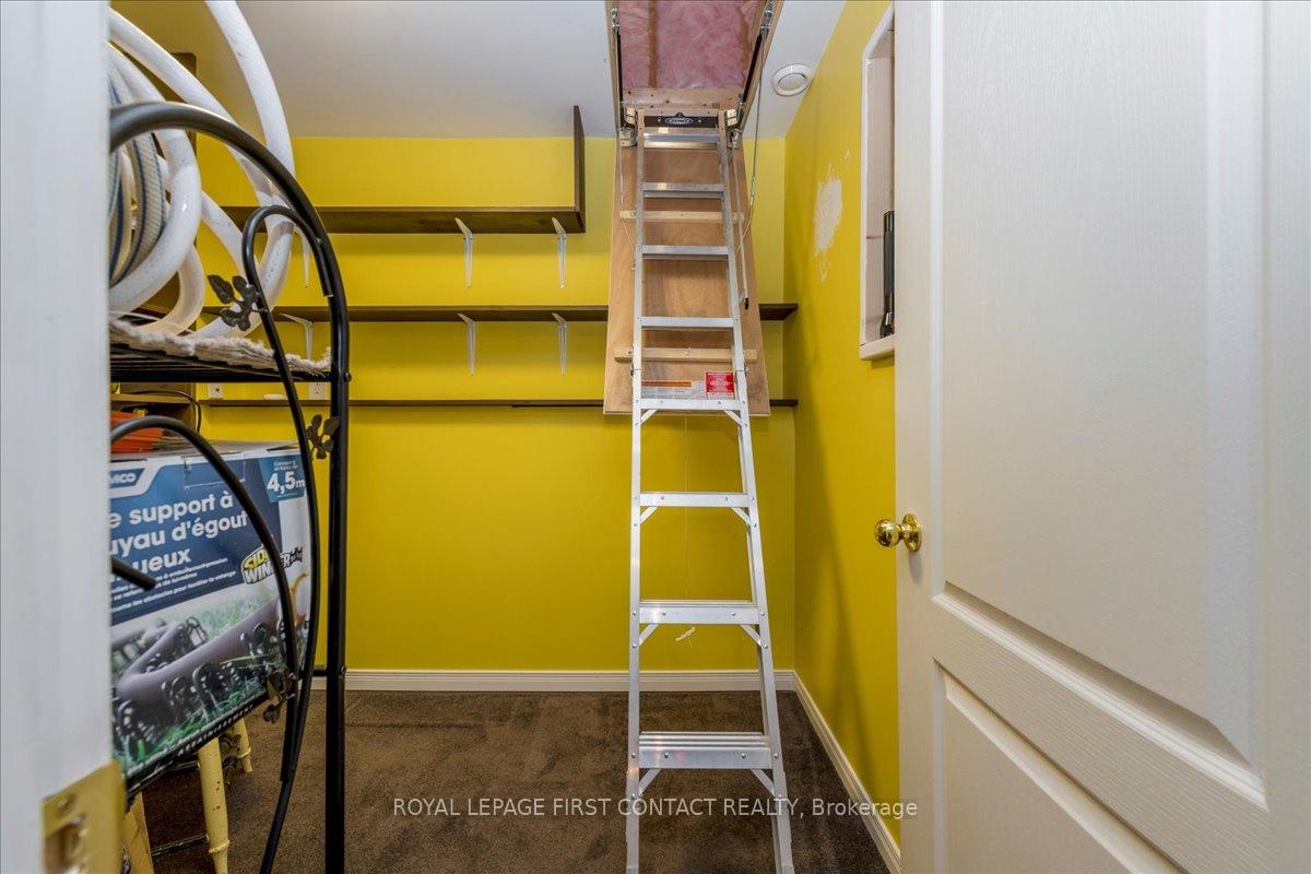 Photo 17 of 37 Marsellus Drive, Barrie, Holly — HOMEH