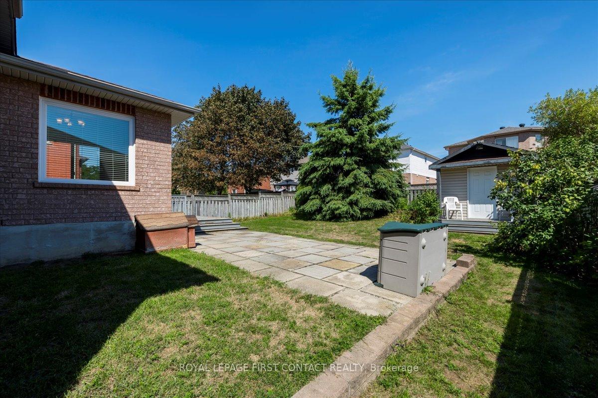 Photo 20 of 37 Marsellus Drive, Barrie, Holly — HOMEH