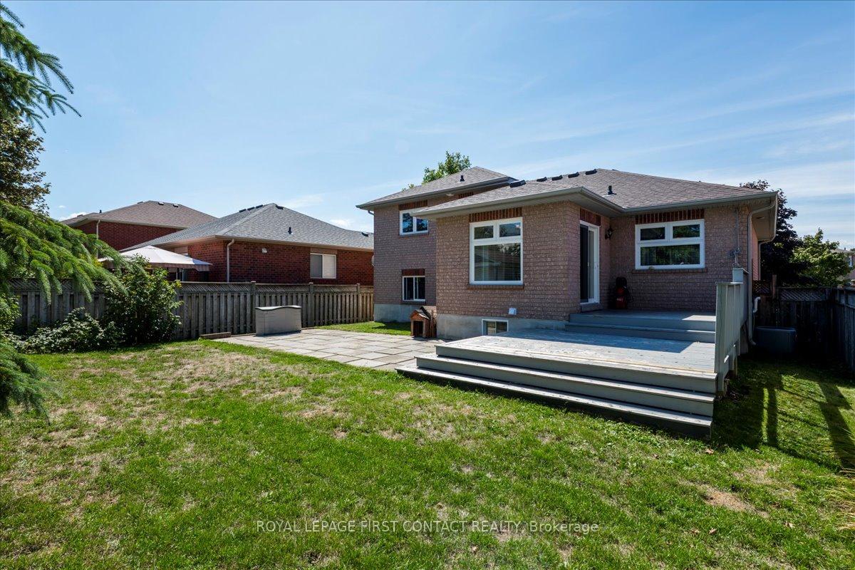 Photo 23 of 37 Marsellus Drive, Barrie, Holly — HOMEH