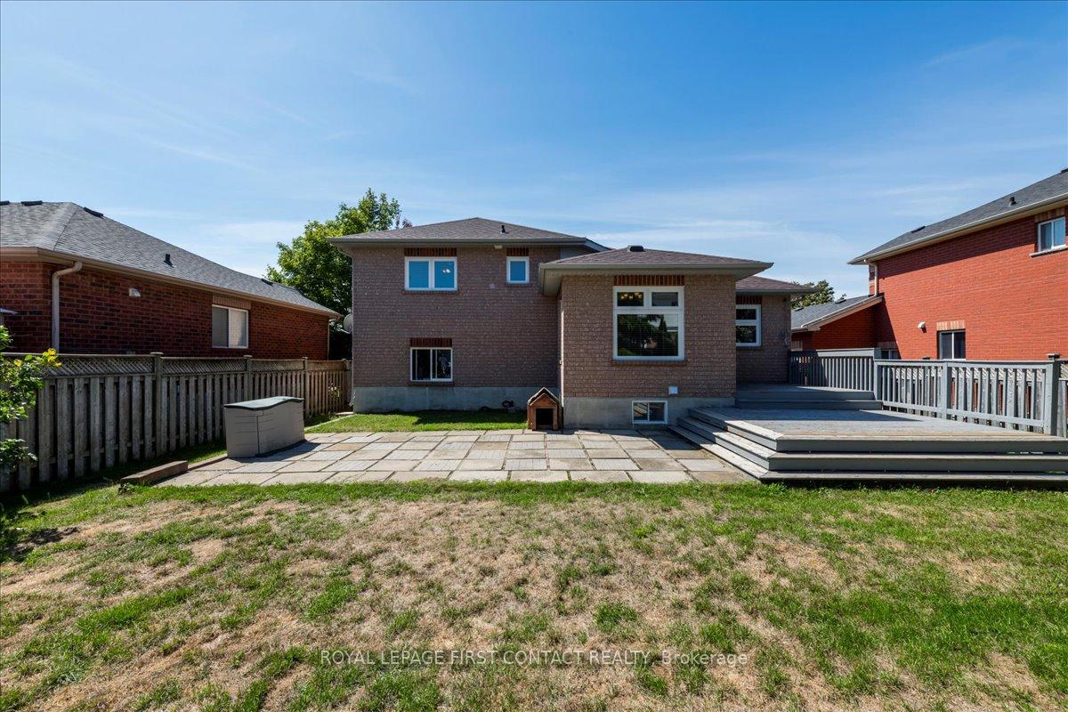 Photo 24 of 37 Marsellus Drive, Barrie, Holly — HOMEH