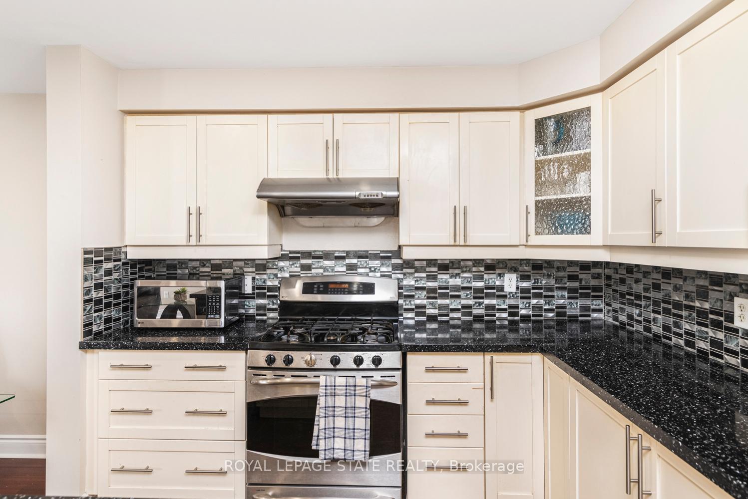 Photo 4 of 4825 Verdi Street, Burlington, Alton — HOMEH