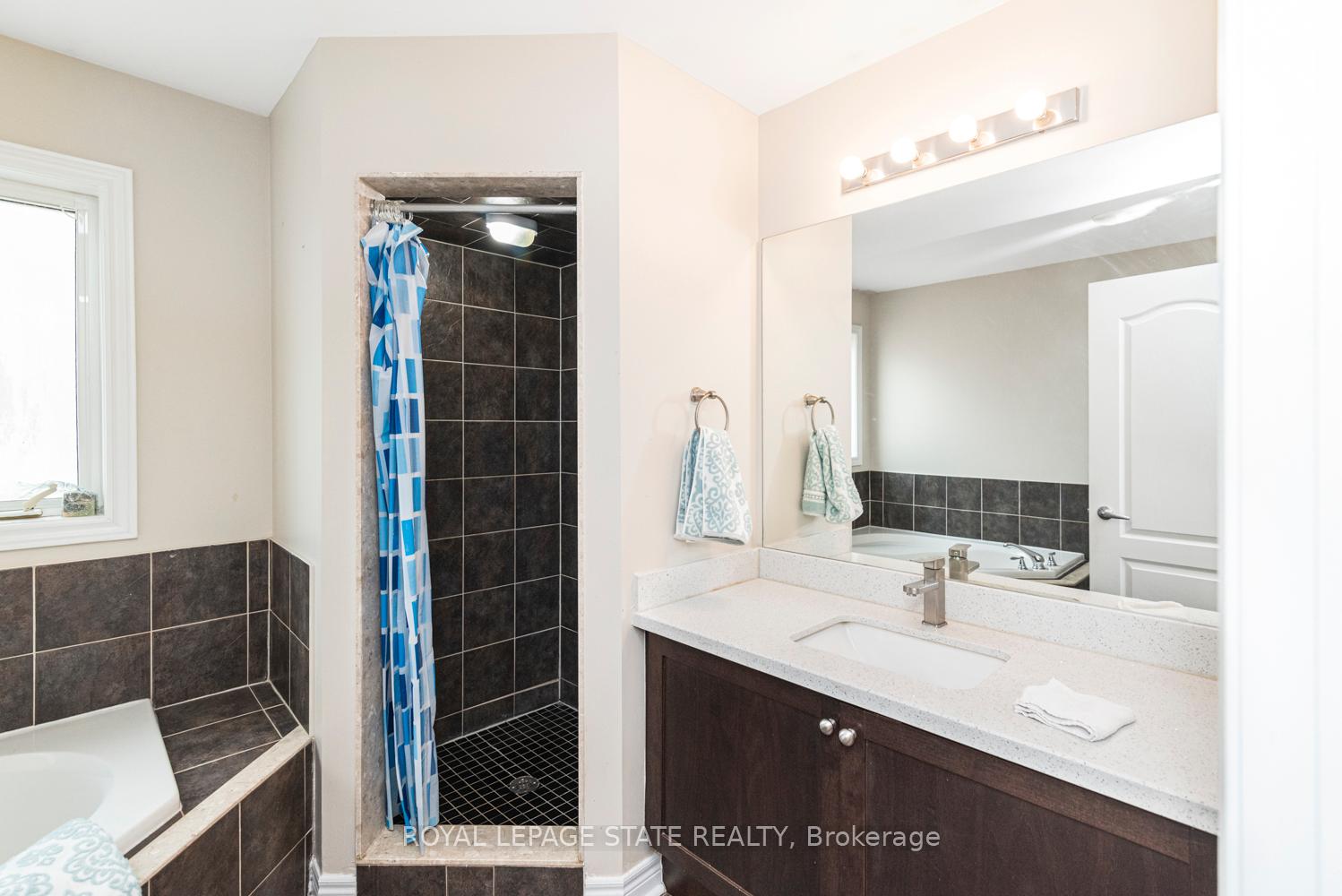 Photo 12 of 4825 Verdi Street, Burlington, Alton — HOMEH