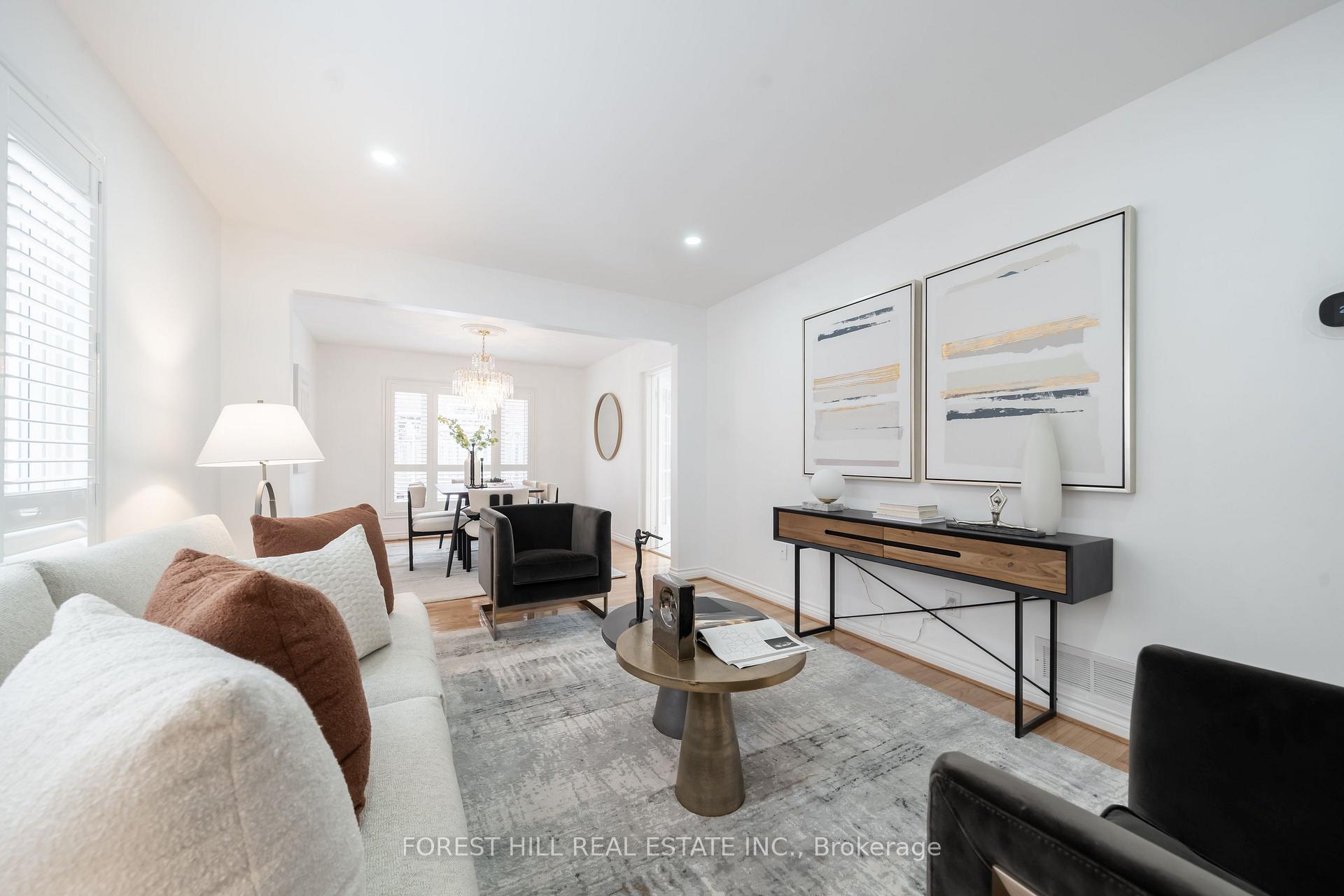 Photo 3 of 131 McCabe Crescent, Vaughan, Lakeview Estates — HOMEH