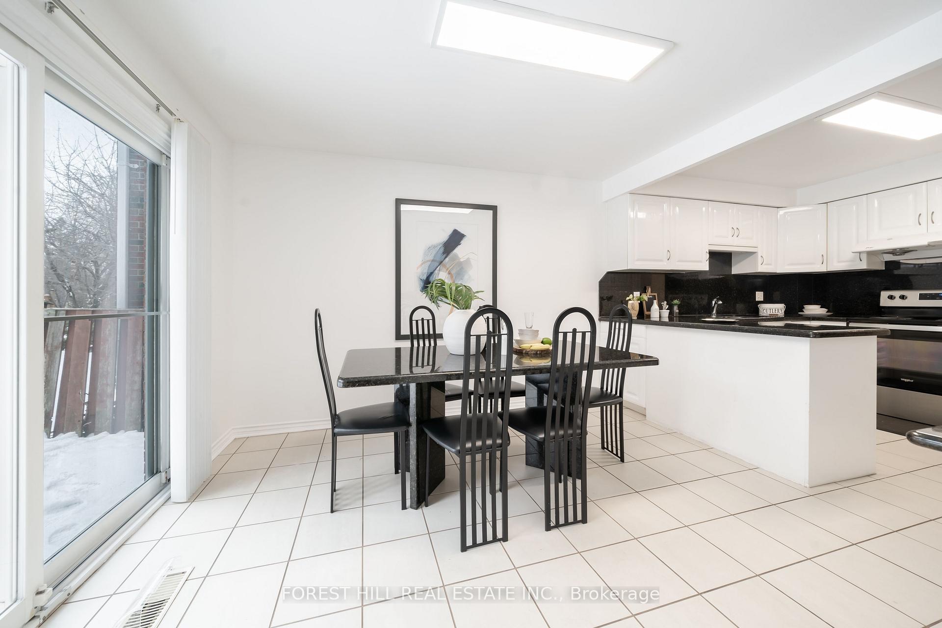 Photo 6 of 131 McCabe Crescent, Vaughan, Lakeview Estates — HOMEH