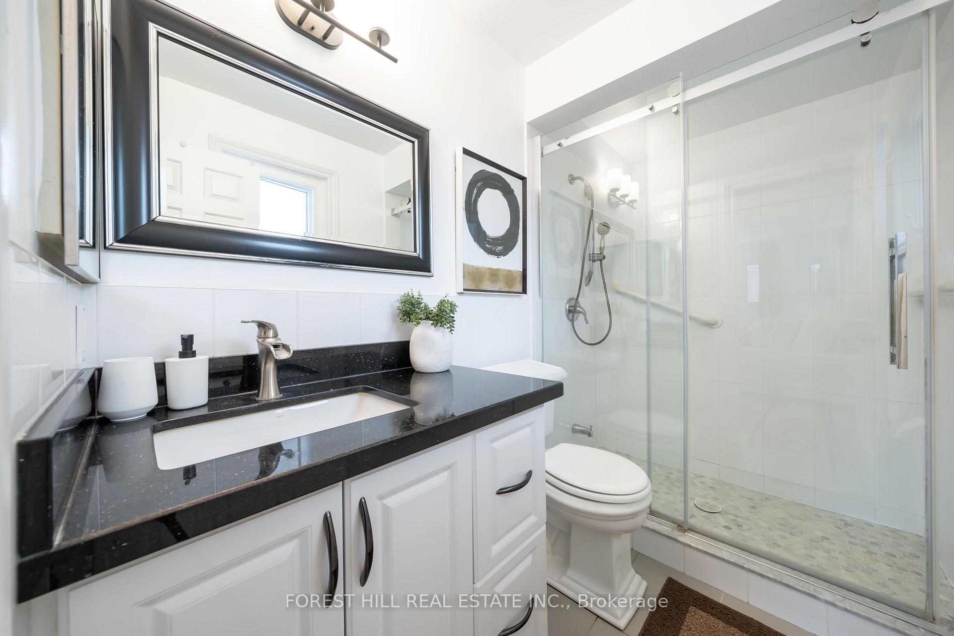 Photo 19 of 131 McCabe Crescent, Vaughan, Lakeview Estates — HOMEH