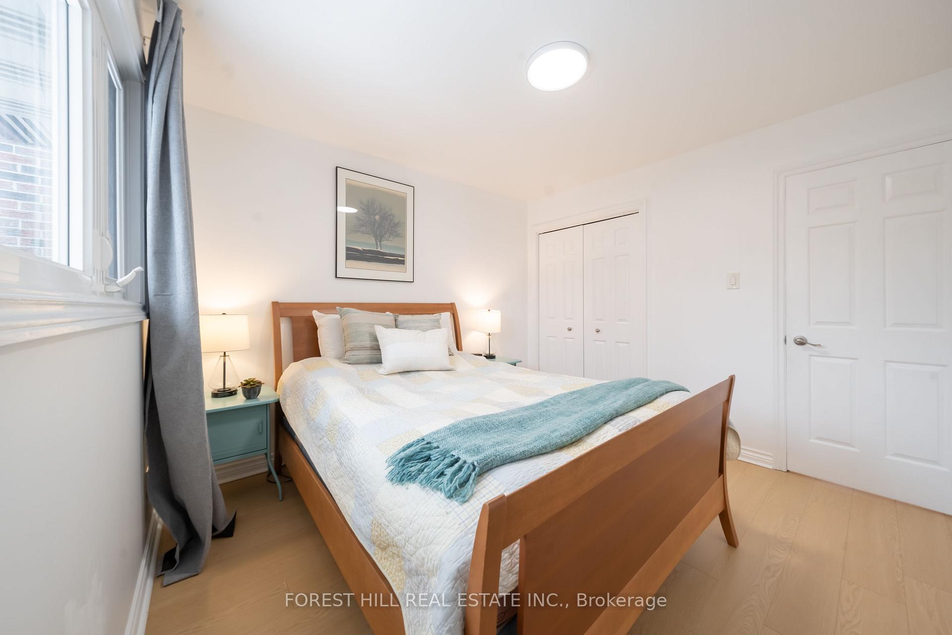 Photo 9 of 131 McCabe Crescent, Vaughan, Lakeview Estates — HOMEH