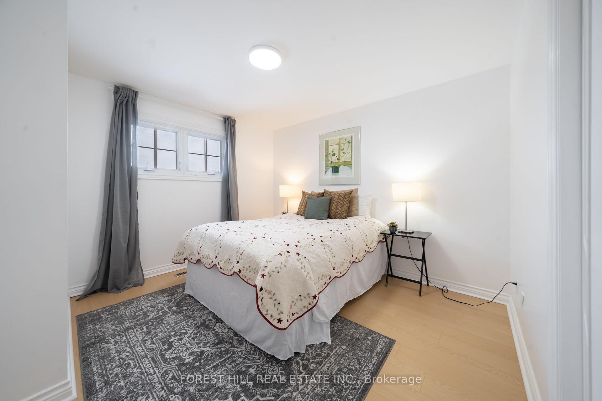 Photo 7 of 131 McCabe Crescent, Vaughan, Lakeview Estates — HOMEH