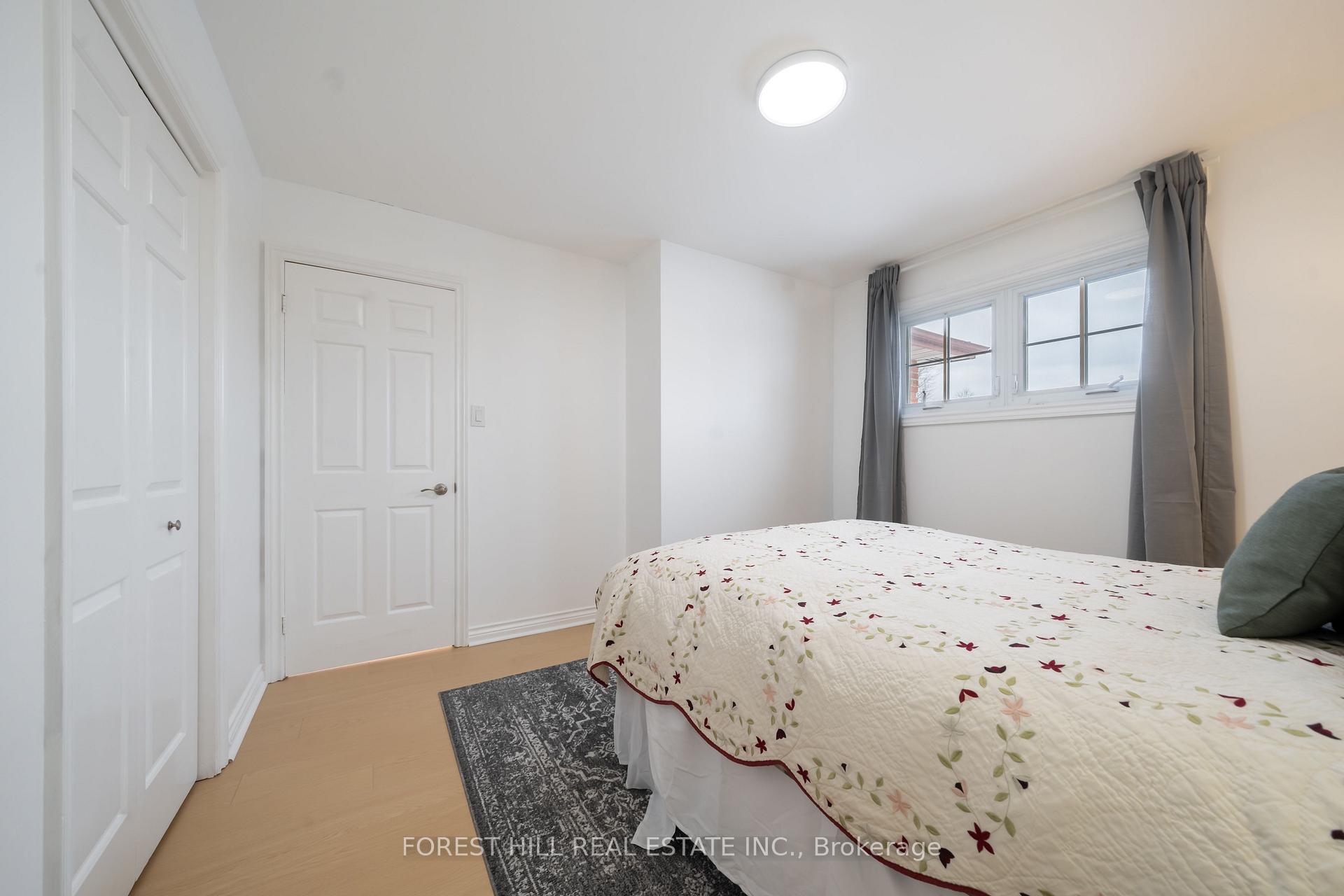 Photo 13 of 131 McCabe Crescent, Vaughan, Lakeview Estates — HOMEH