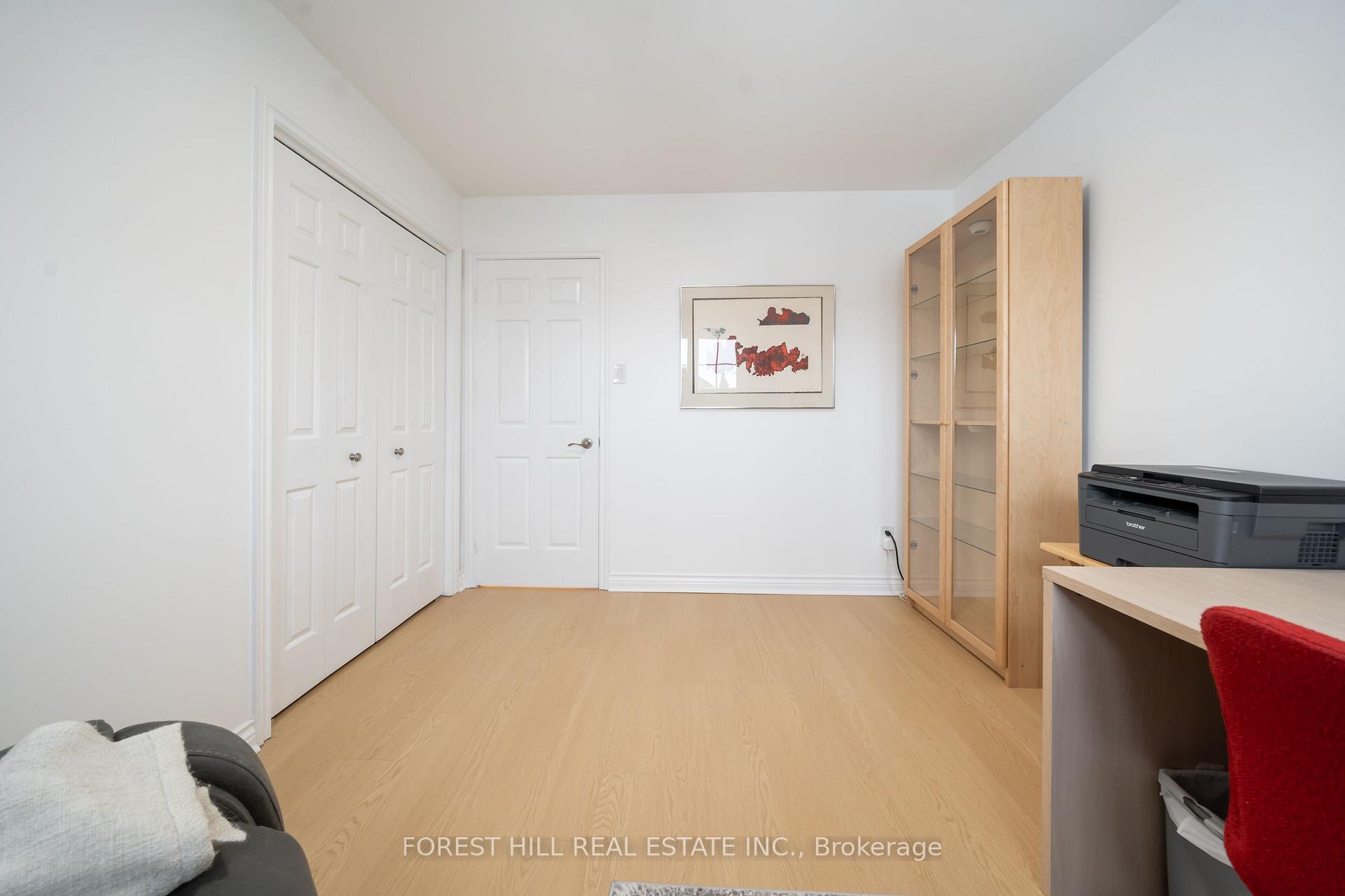 Photo 23 of 131 McCabe Crescent, Vaughan, Lakeview Estates — HOMEH
