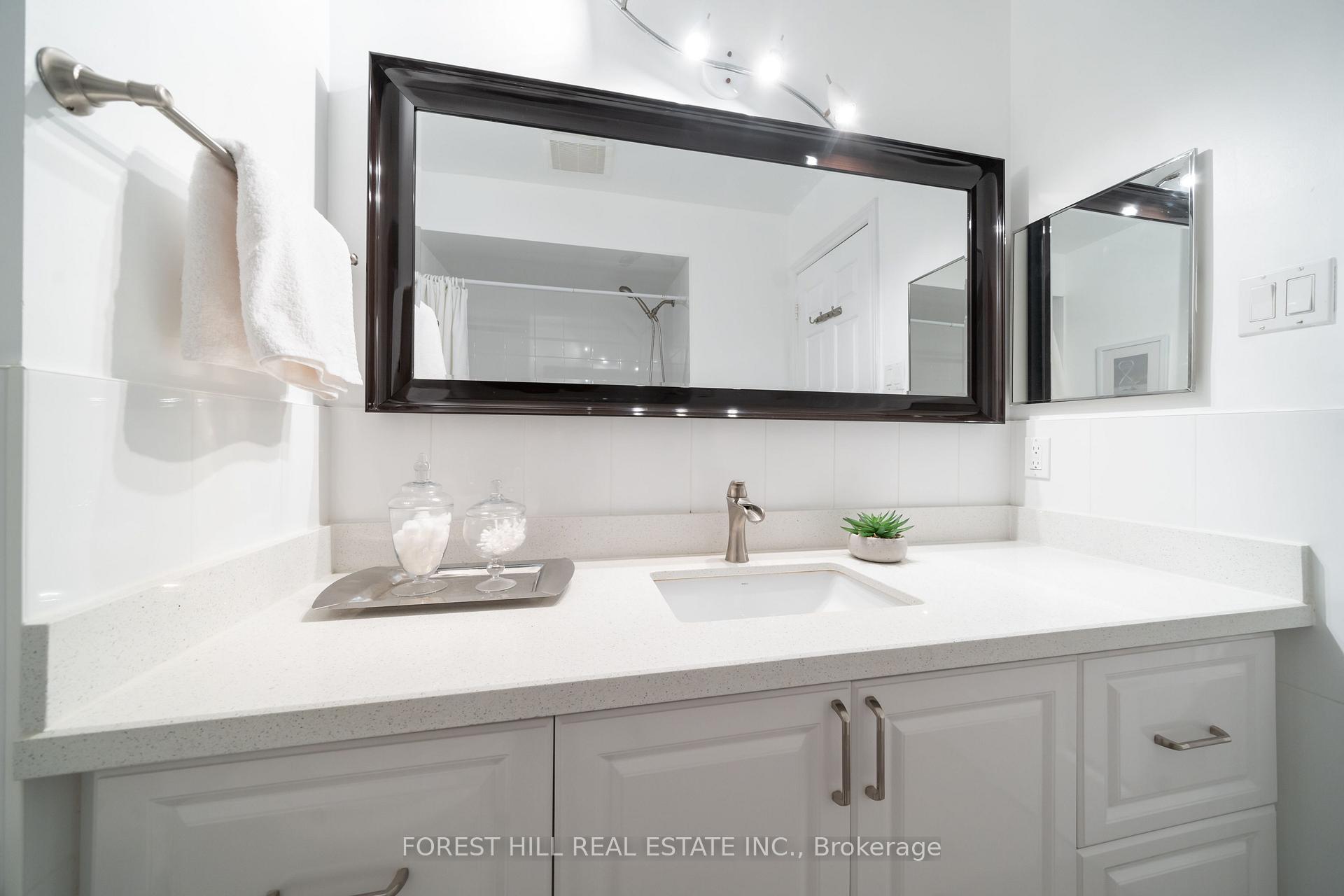 Photo 26 of 131 McCabe Crescent, Vaughan, Lakeview Estates — HOMEH