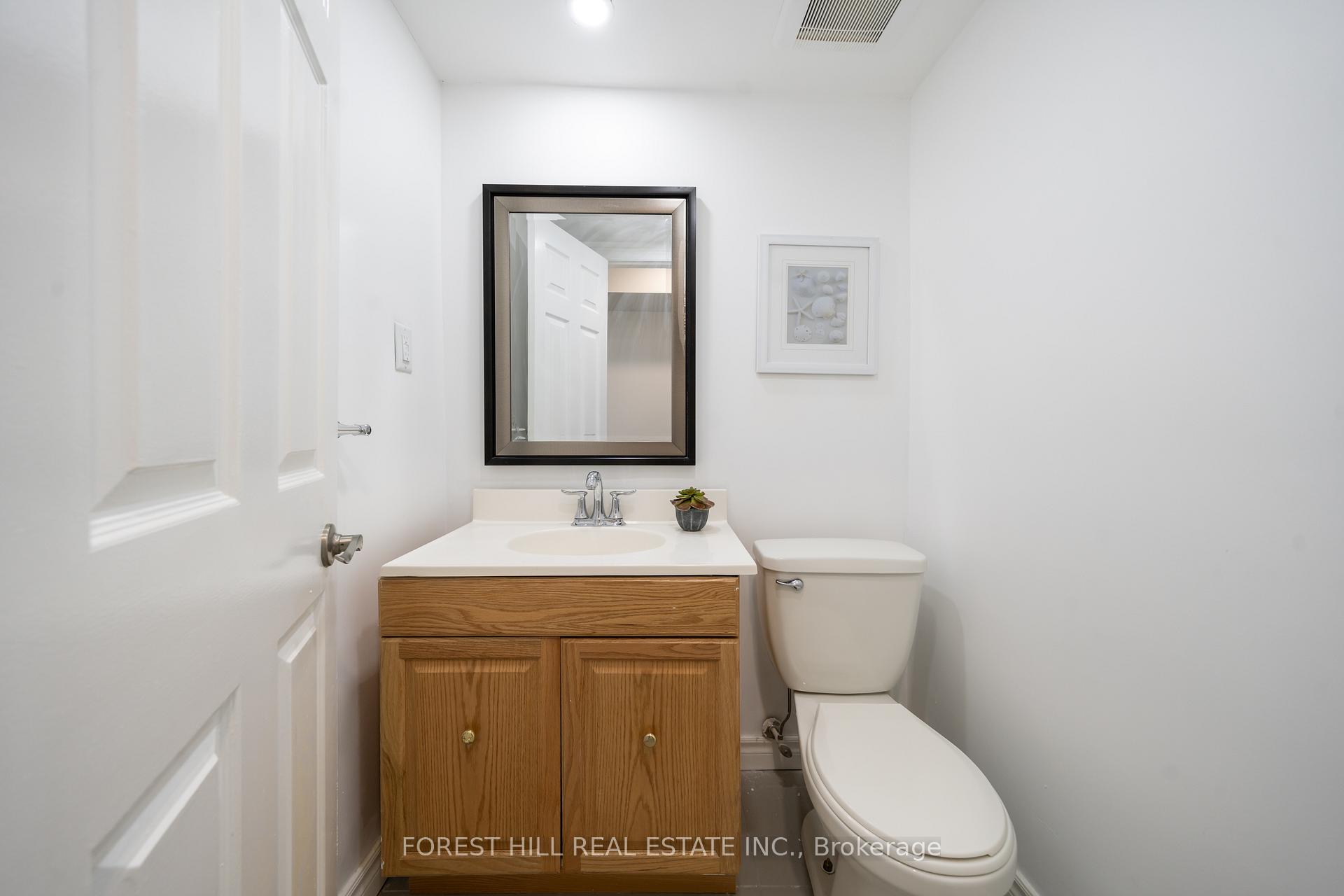 Photo 17 of 131 McCabe Crescent, Vaughan, Lakeview Estates — HOMEH