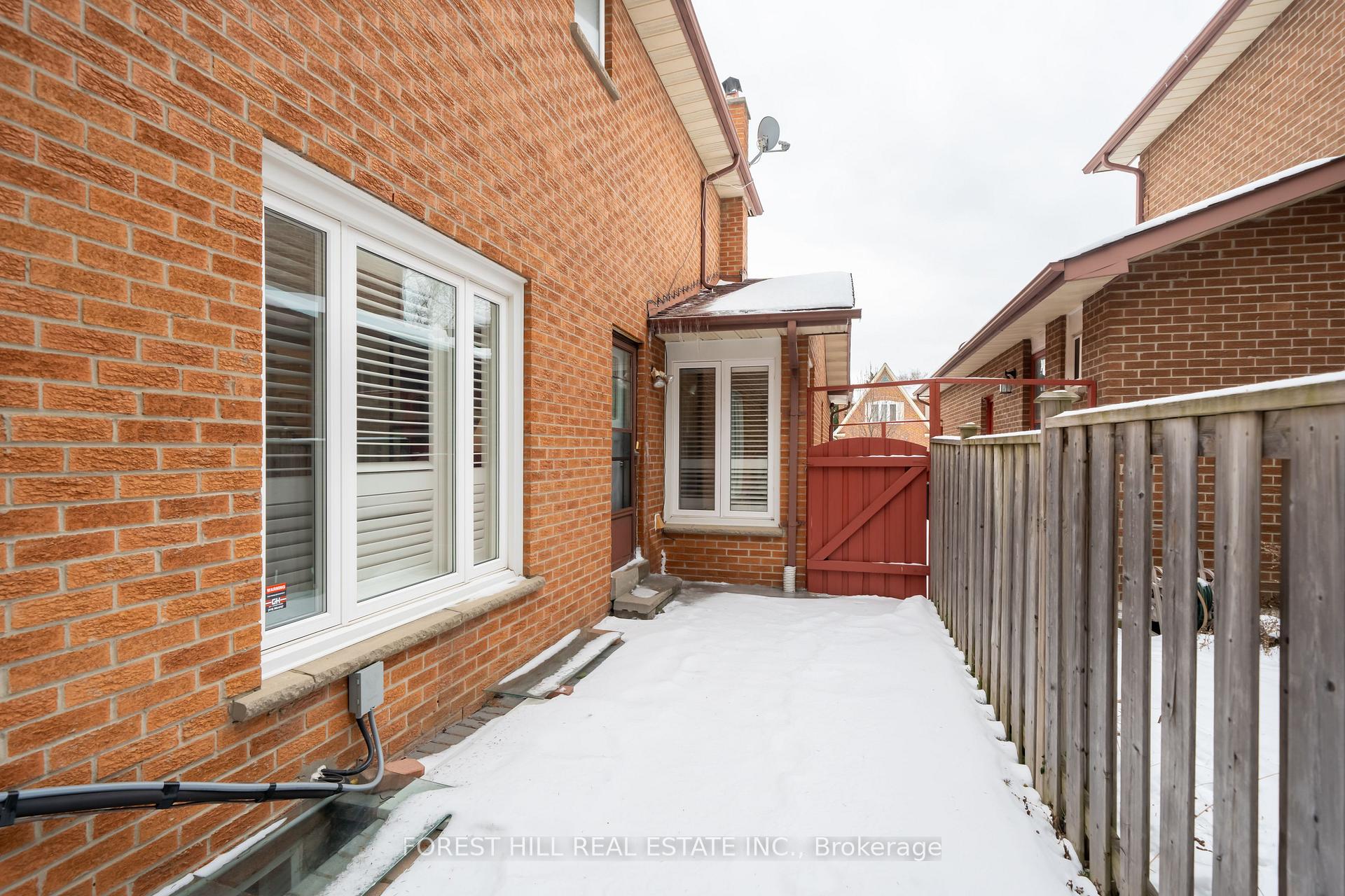 Photo 35 of 131 McCabe Crescent, Vaughan, Lakeview Estates — HOMEH