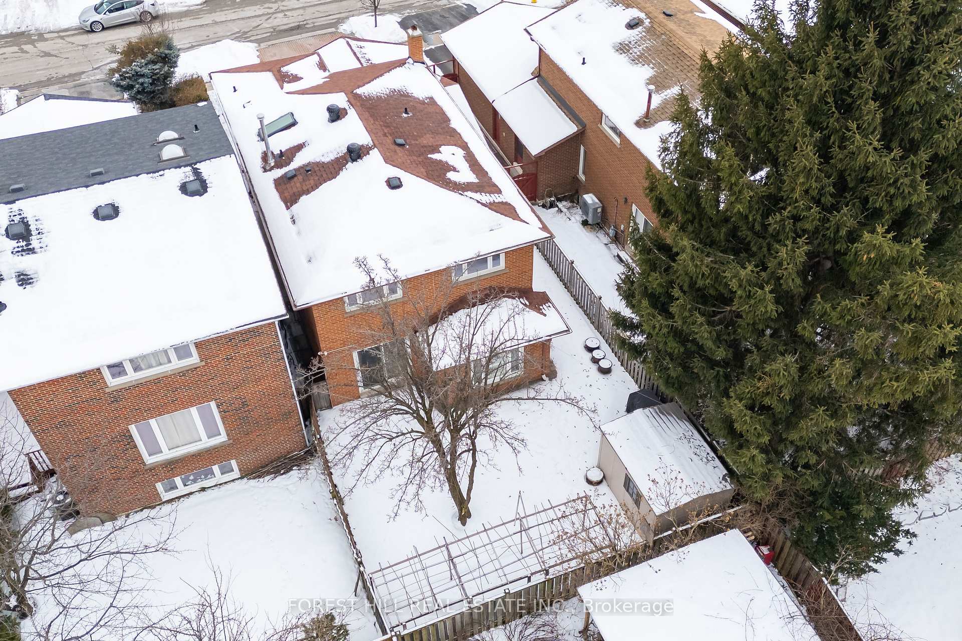 Photo 37 of 131 McCabe Crescent, Vaughan, Lakeview Estates — HOMEH