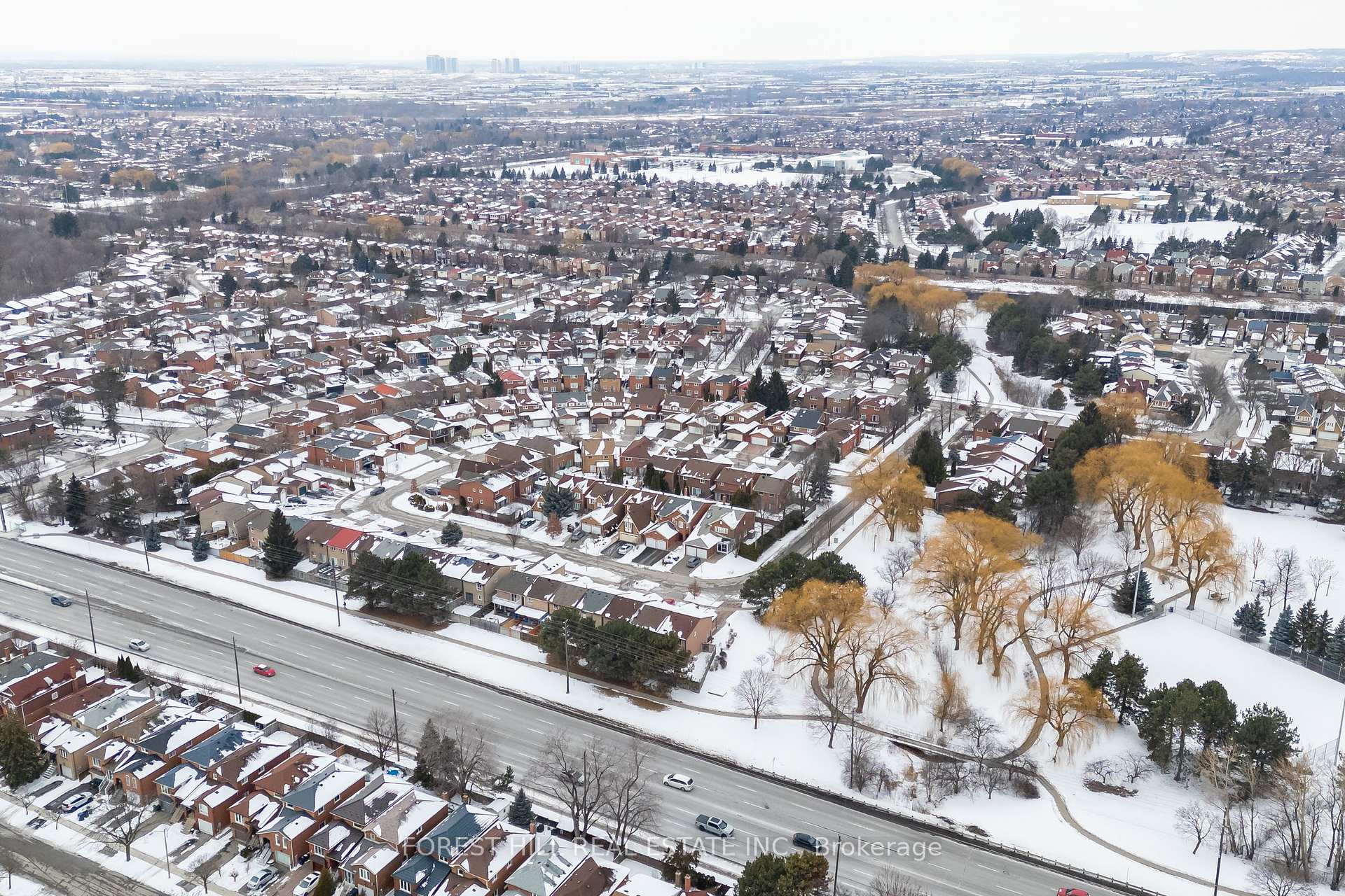 Photo 34 of 131 McCabe Crescent, Vaughan, Lakeview Estates — HOMEH