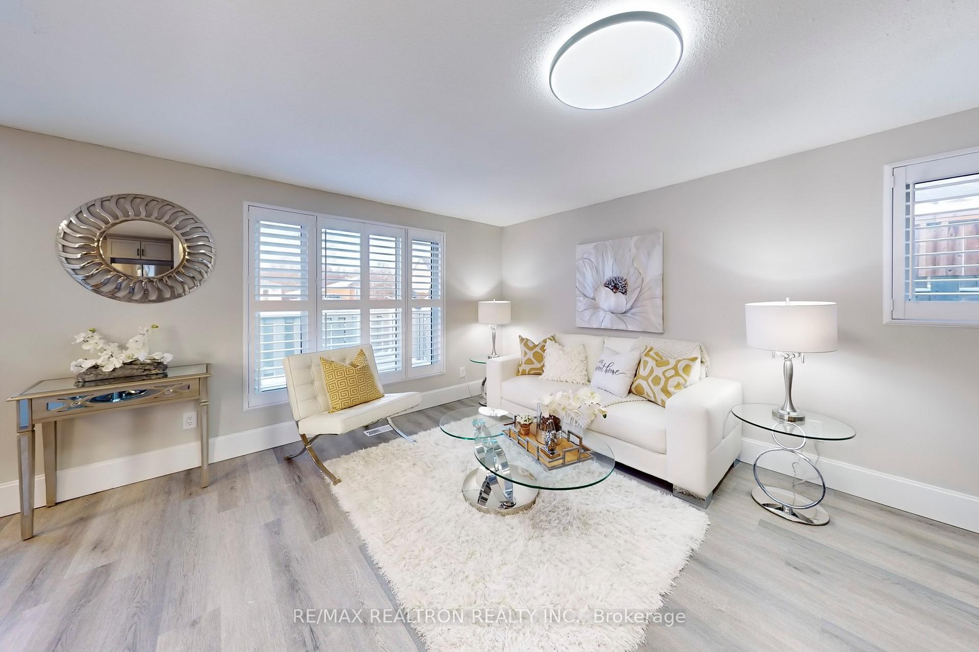 Photo 4 of 808 Grandview Drive, Oshawa, Donevan — HOMEH