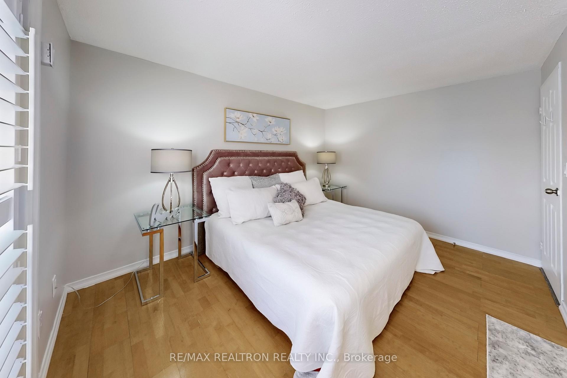 Photo 13 of 808 Grandview Drive, Oshawa, Donevan — HOMEH