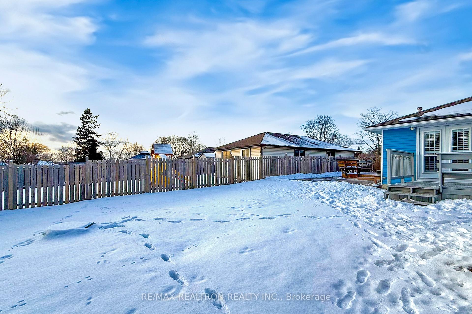 Photo 37 of 808 Grandview Drive, Oshawa, Donevan — HOMEH