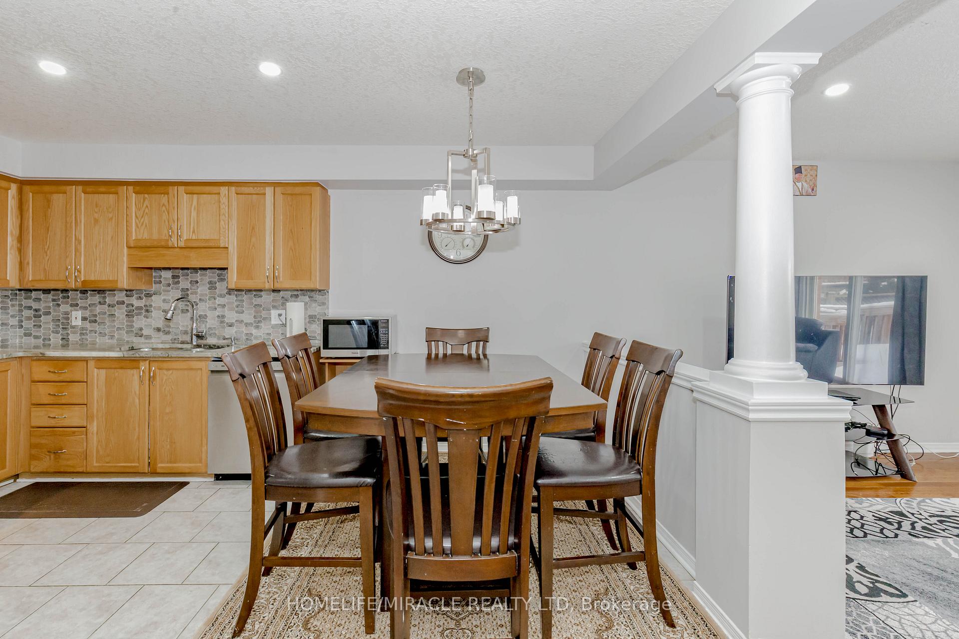 Photo 9 of 25 Donnenwerth Drive, Kitchener — HOMEH