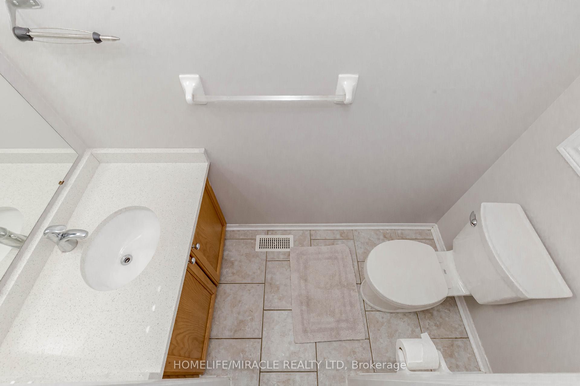 Photo 22 of 25 Donnenwerth Drive, Kitchener — HOMEH