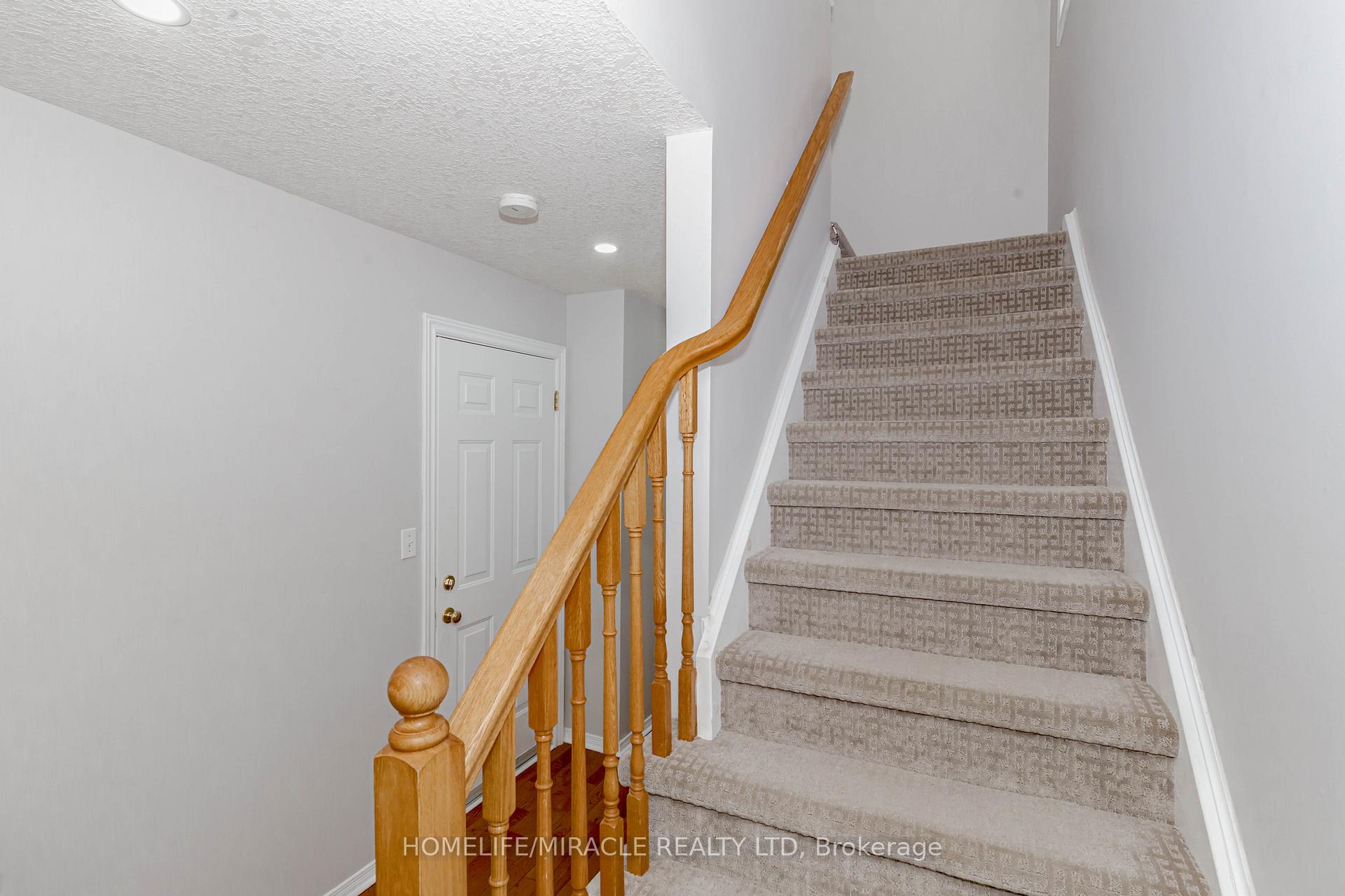 Photo 25 of 25 Donnenwerth Drive, Kitchener — HOMEH