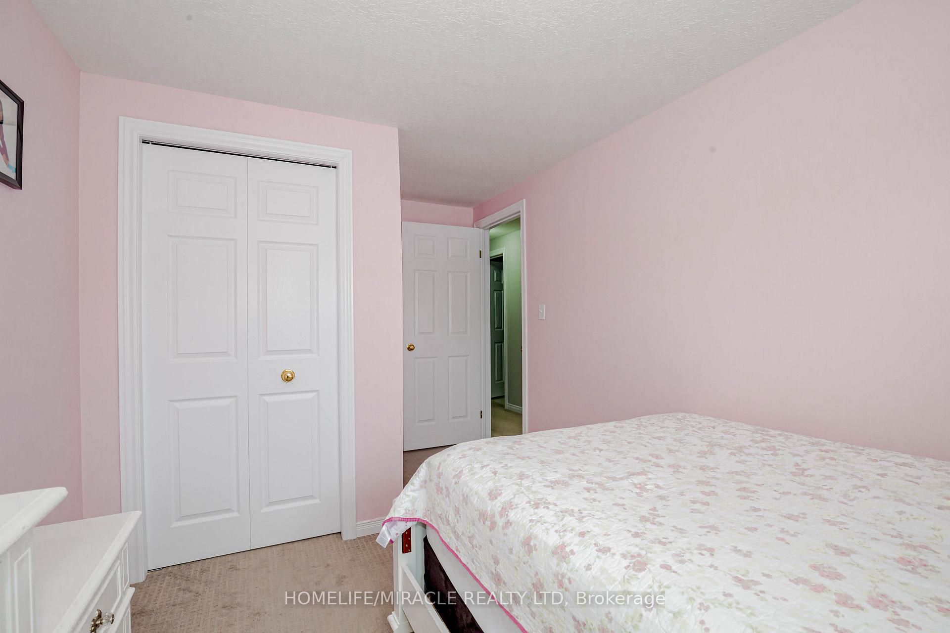 Photo 29 of 25 Donnenwerth Drive, Kitchener — HOMEH