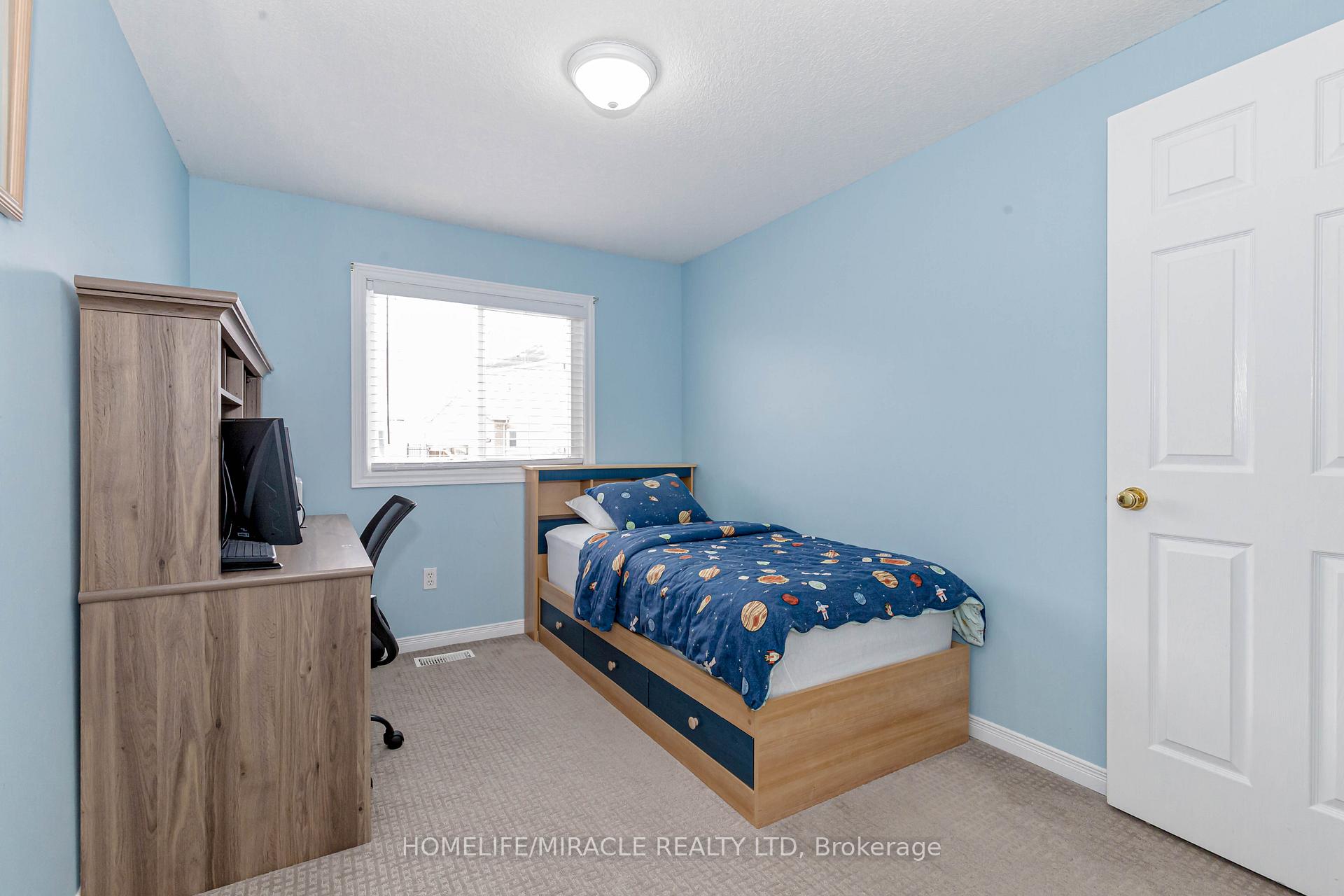 Photo 42 of 25 Donnenwerth Drive, Kitchener — HOMEH