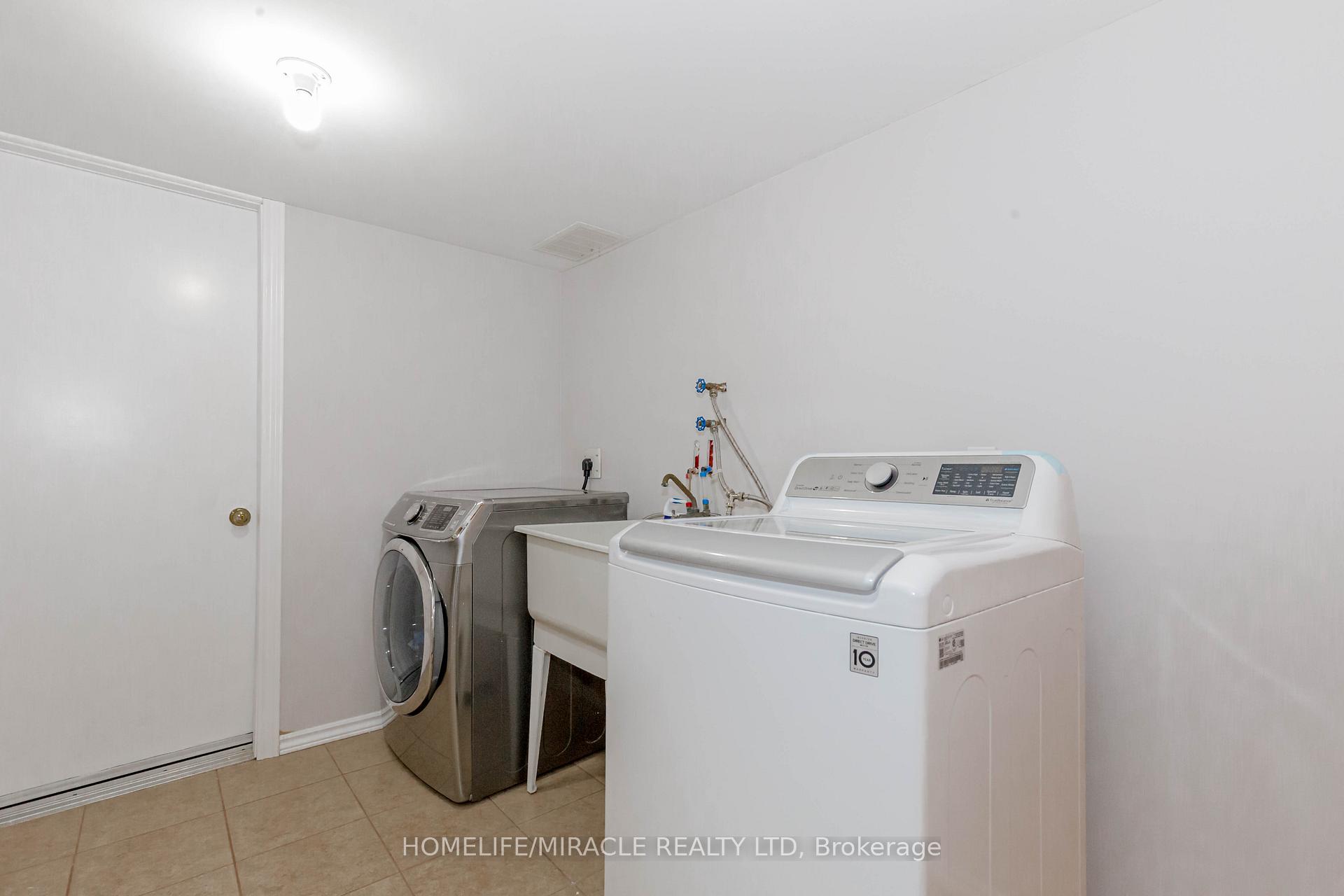 Photo 40 of 25 Donnenwerth Drive, Kitchener — HOMEH
