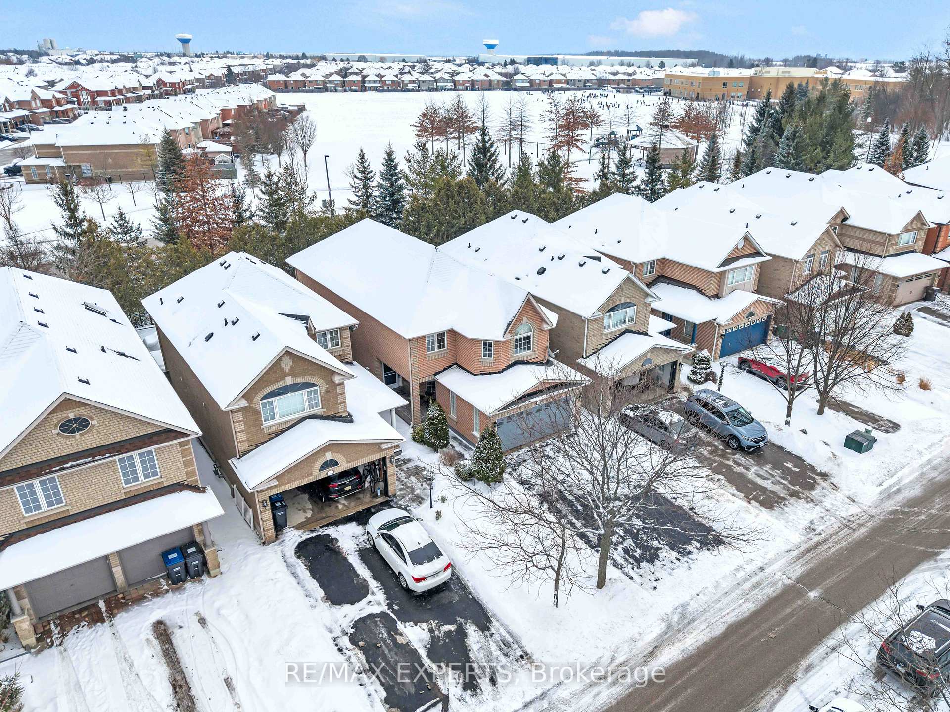 Photo 11 of 48 Loontail Street, Caledon, Bolton West — HOMEH