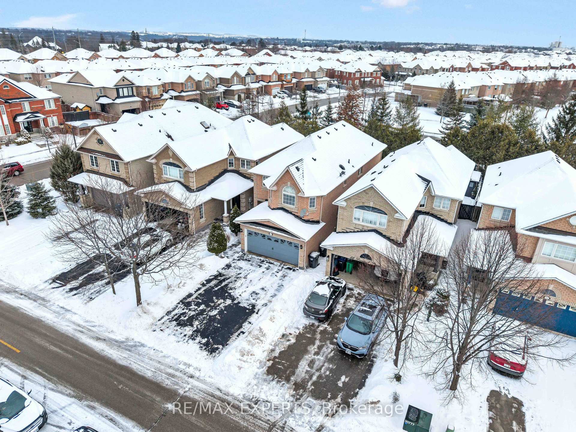 Photo 8 of 48 Loontail Street, Caledon, Bolton West — HOMEH