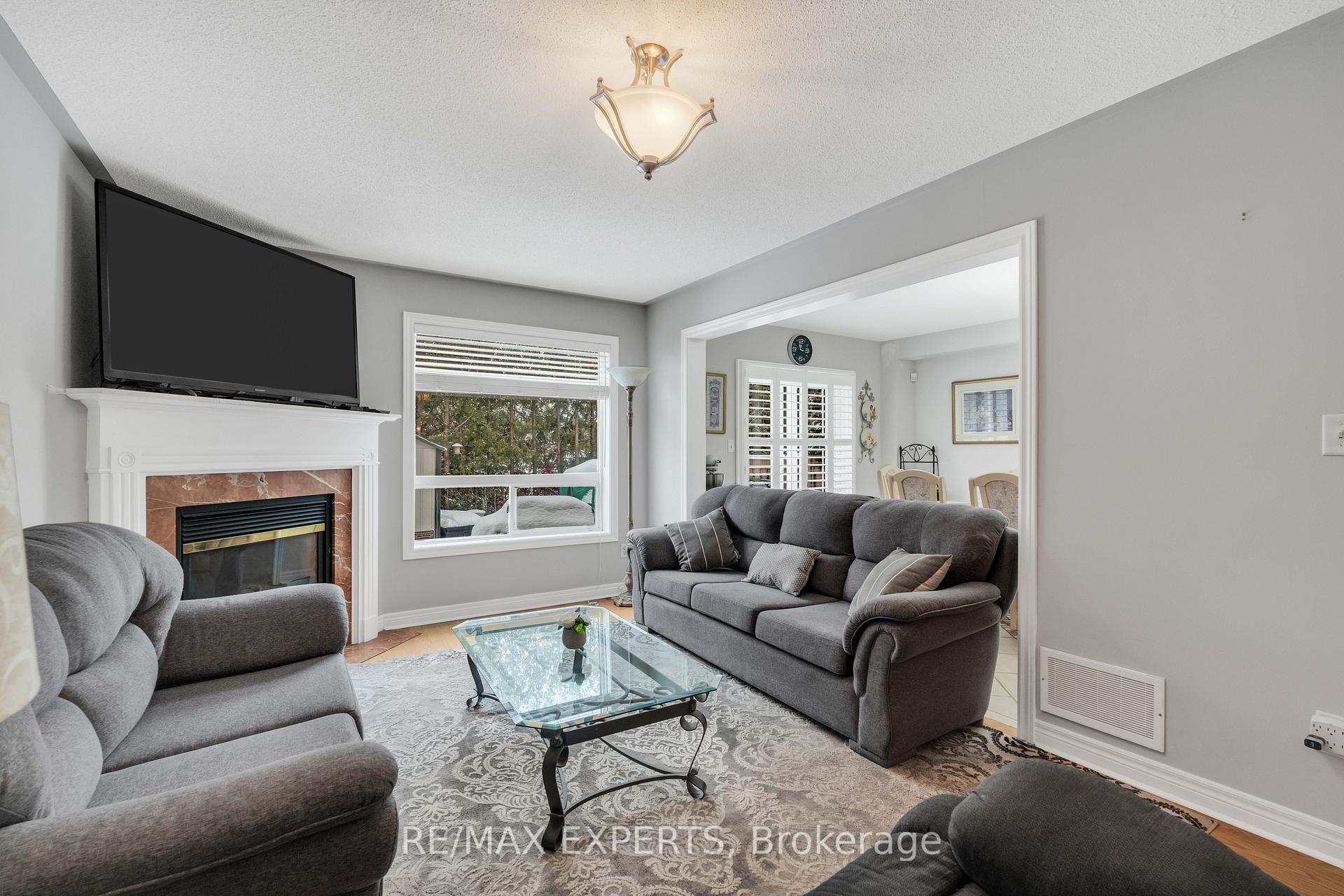 Photo 15 of 48 Loontail Street, Caledon, Bolton West — HOMEH