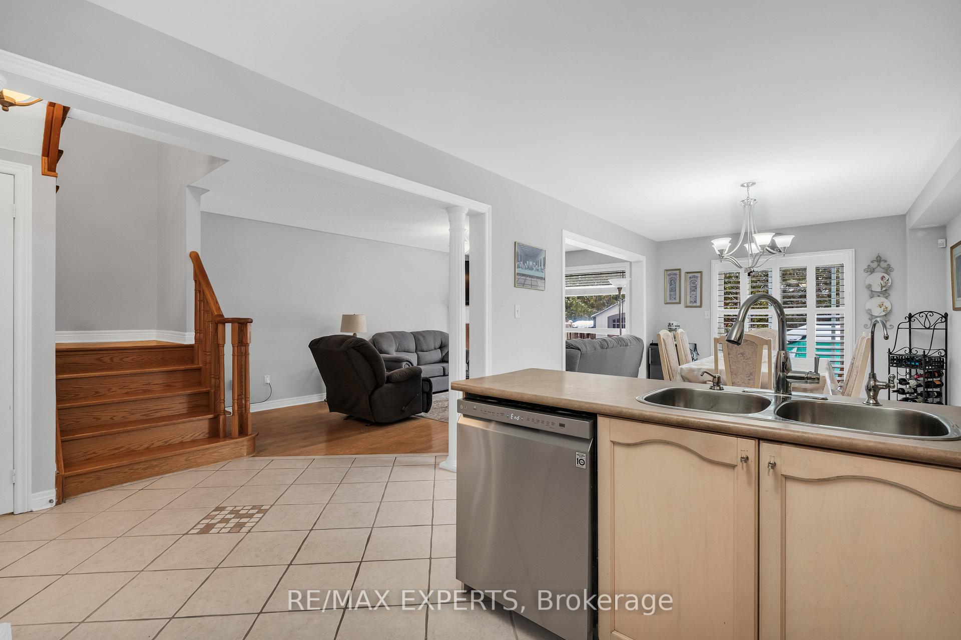 Photo 29 of 48 Loontail Street, Caledon, Bolton West — HOMEH