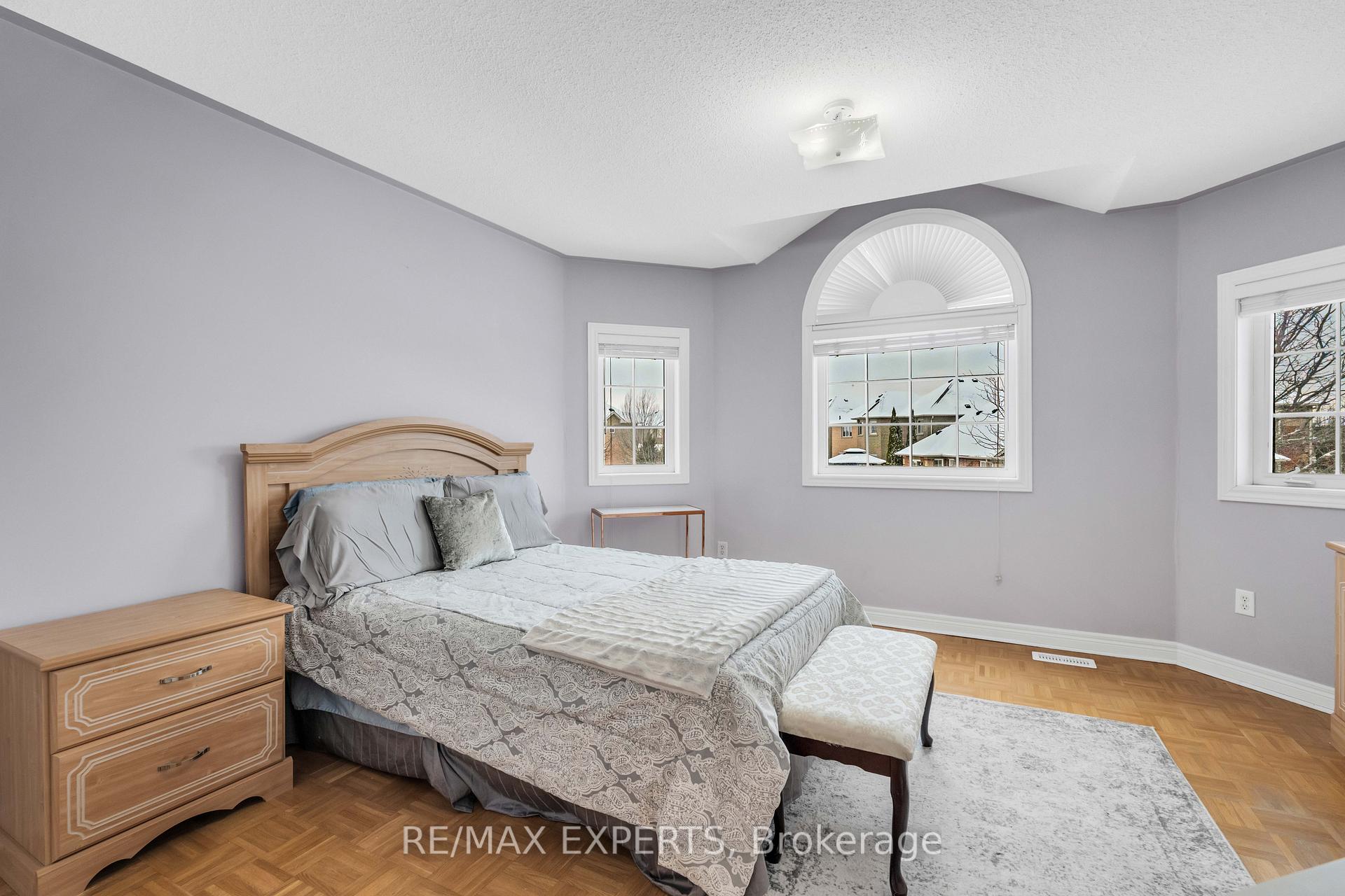 Photo 32 of 48 Loontail Street, Caledon, Bolton West — HOMEH