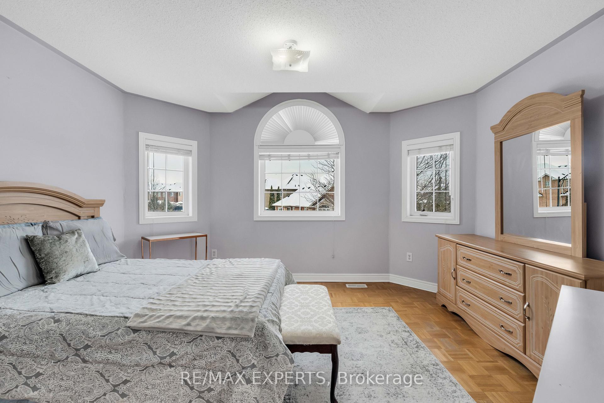 Photo 31 of 48 Loontail Street, Caledon, Bolton West — HOMEH