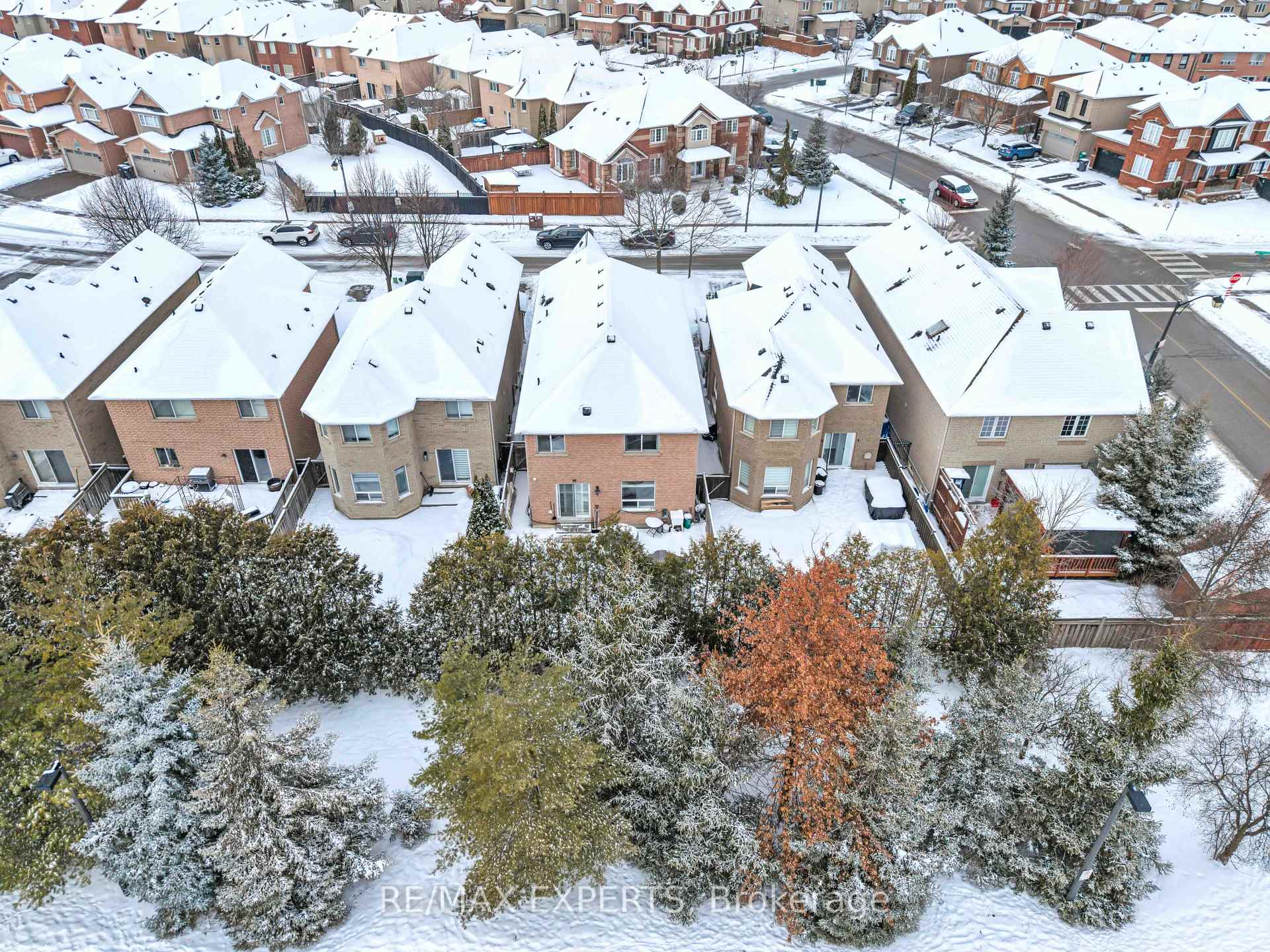 Photo 42 of 48 Loontail Street, Caledon, Bolton West — HOMEH