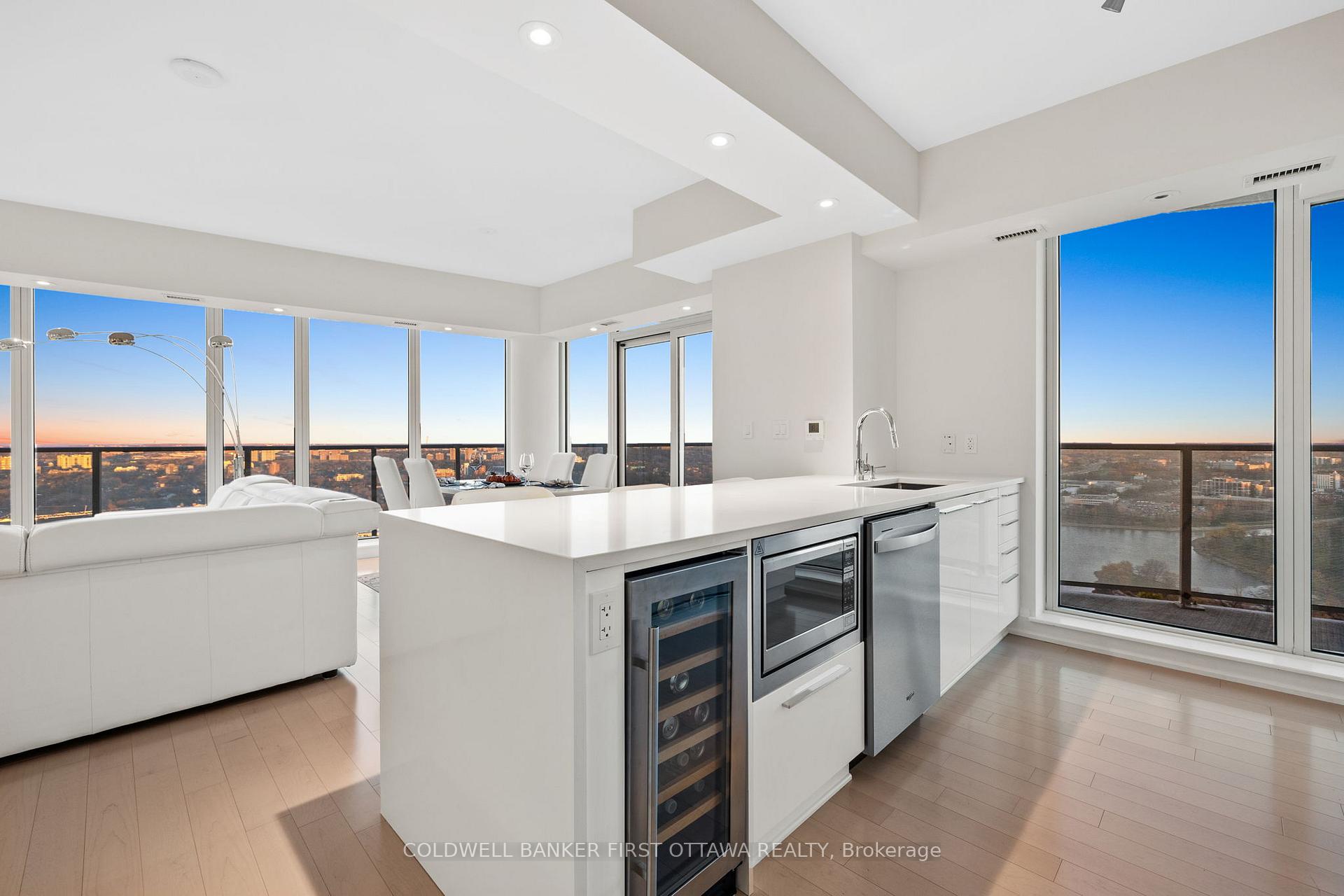 Photo 2 of Unit 3707, 805 Carling Avenue, Ottawa, West Centre Town — HOMEH