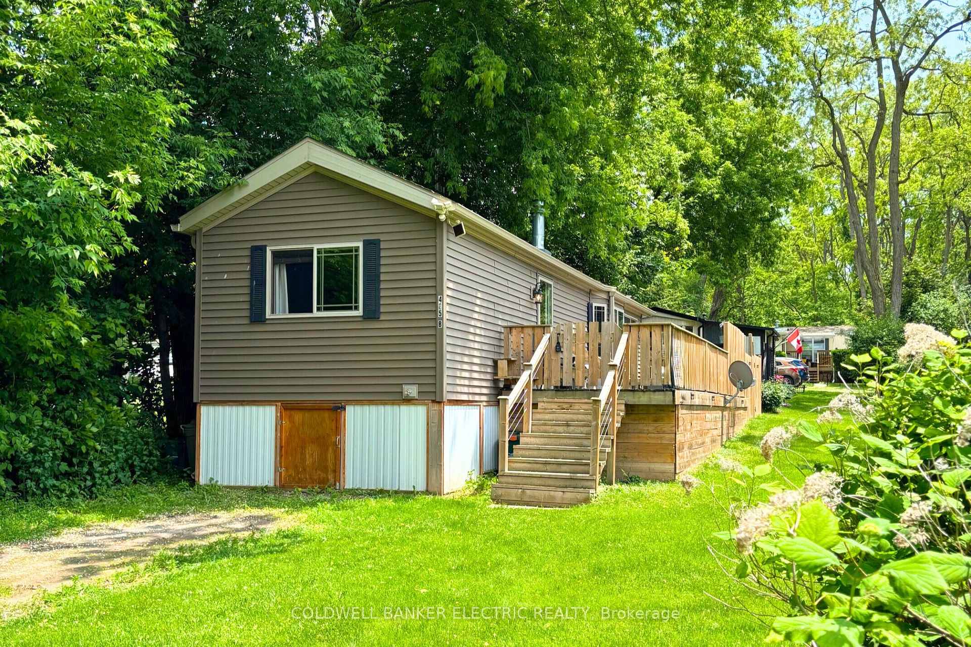 Front of Unit 485B, 5139 Halstead Beach Road