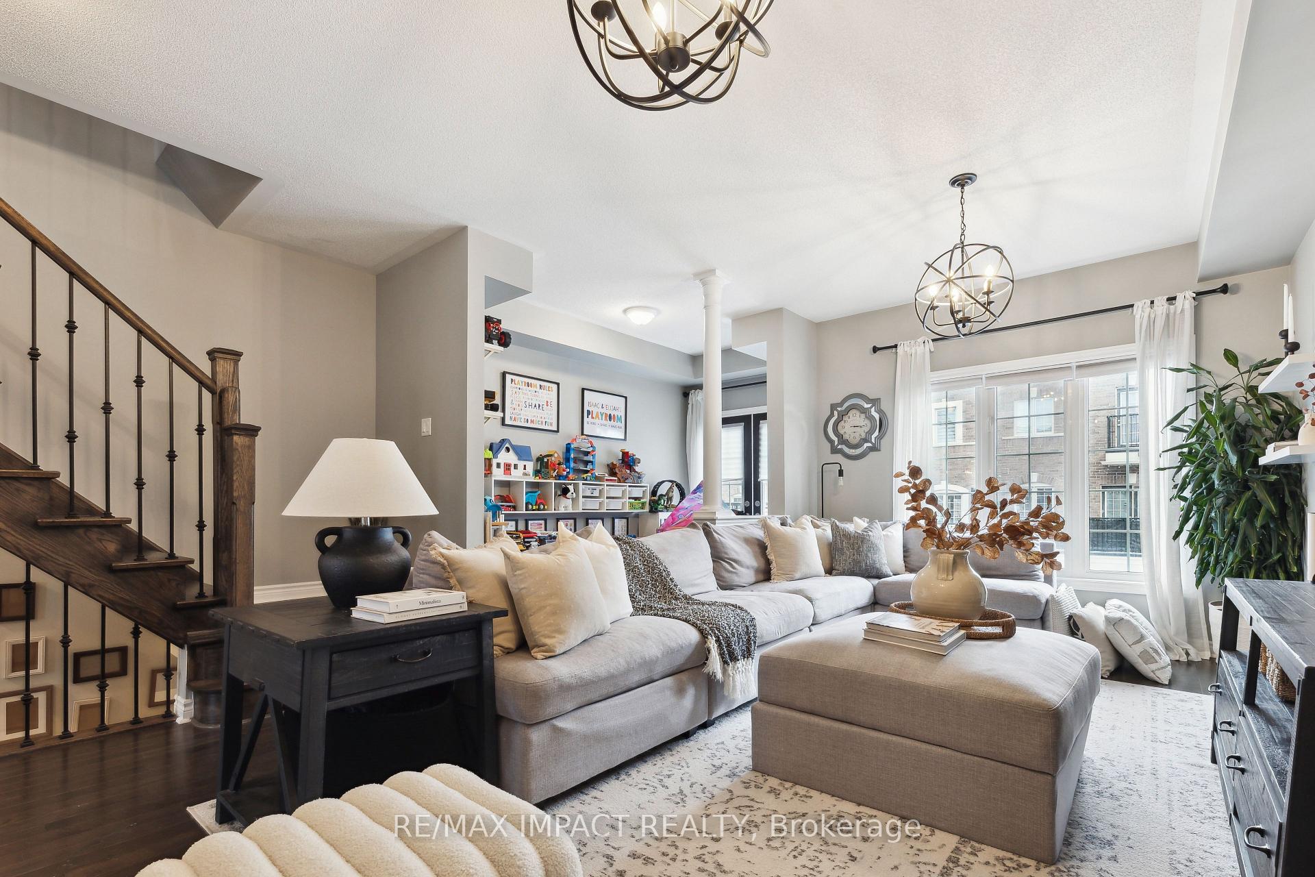 Photo 6 of 111 Ferris Square, Clarington, Courtice — HOMEH