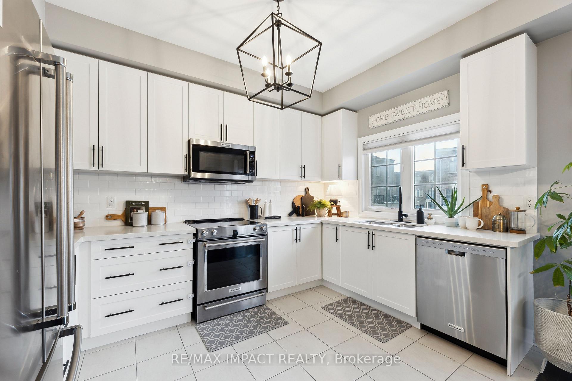 Photo 5 of 111 Ferris Square, Clarington, Courtice — HOMEH