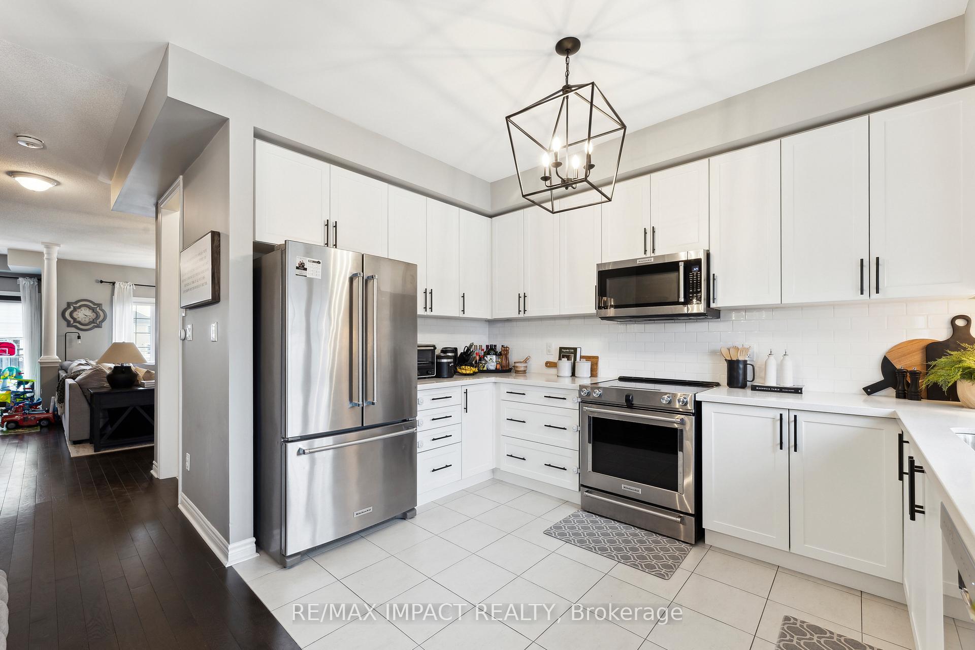 Photo 16 of 111 Ferris Square, Clarington, Courtice — HOMEH