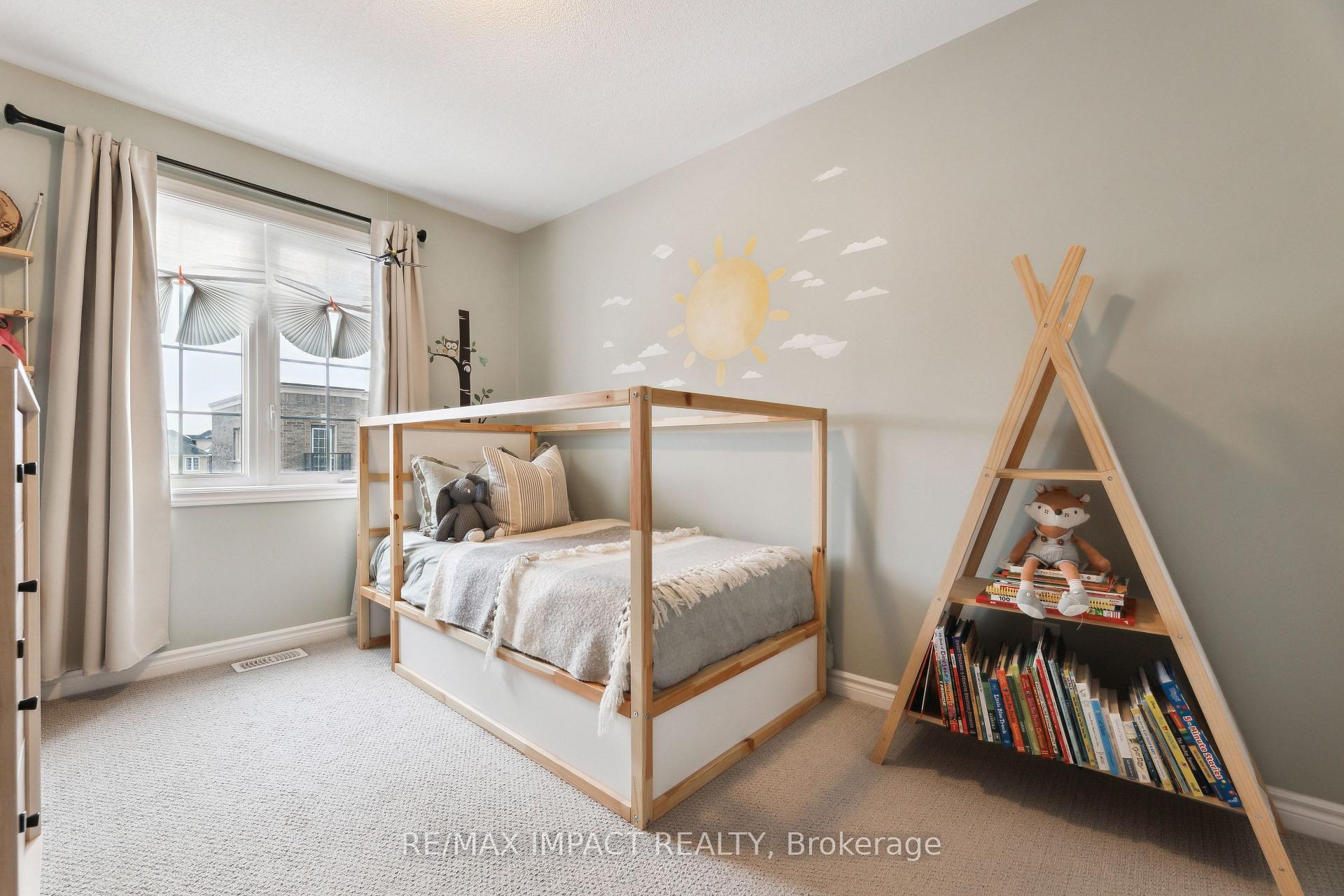 Photo 23 of 111 Ferris Square, Clarington, Courtice — HOMEH