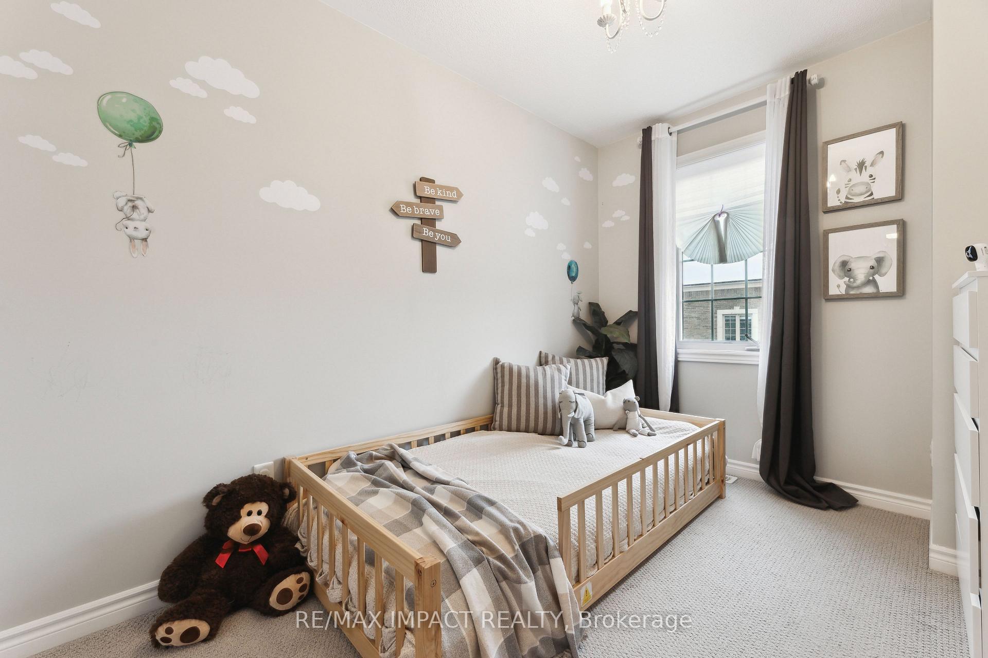 Photo 14 of 111 Ferris Square, Clarington, Courtice — HOMEH