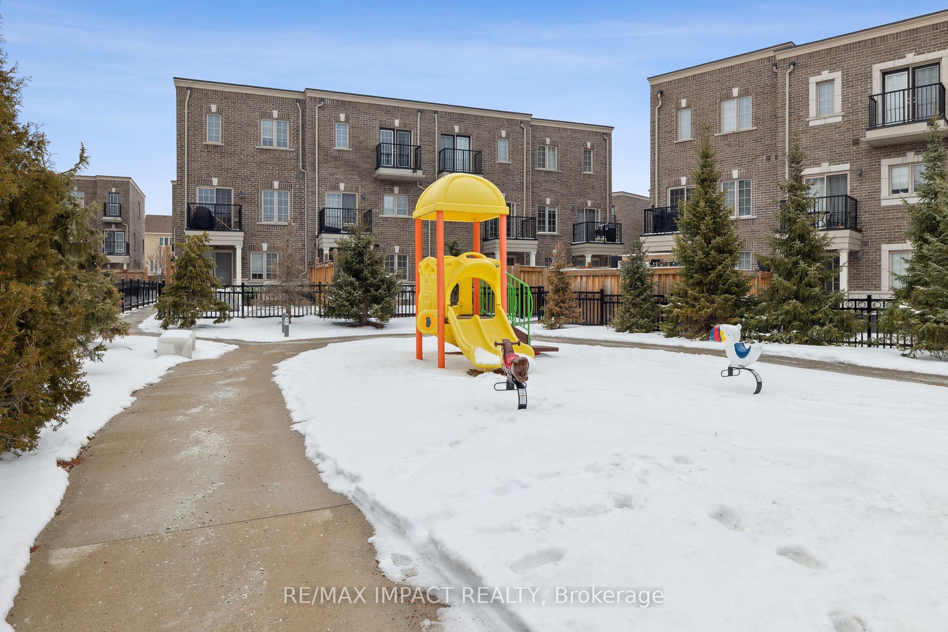Photo 20 of 111 Ferris Square, Clarington, Courtice — HOMEH