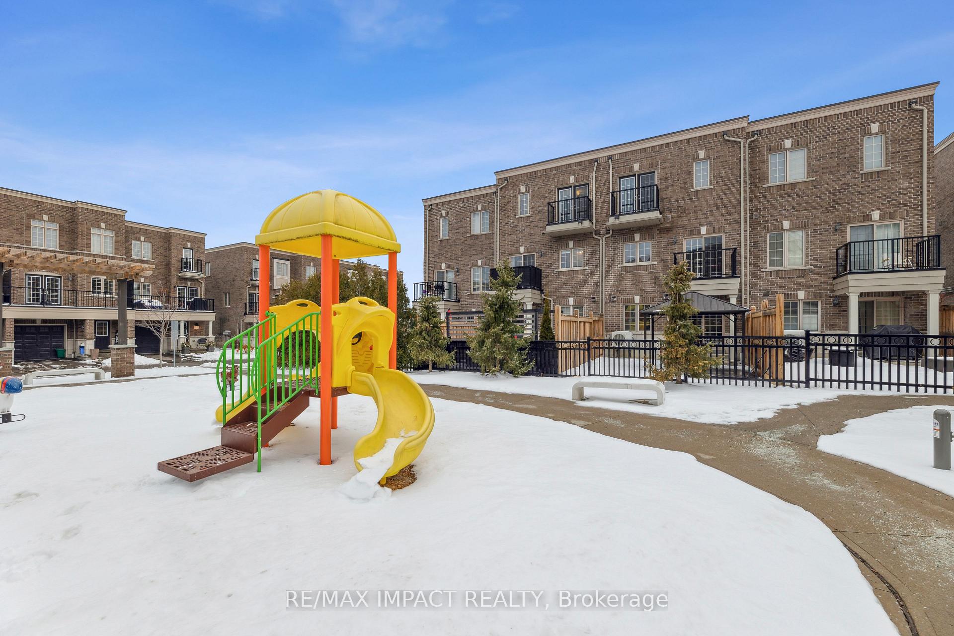 Photo 19 of 111 Ferris Square, Clarington, Courtice — HOMEH