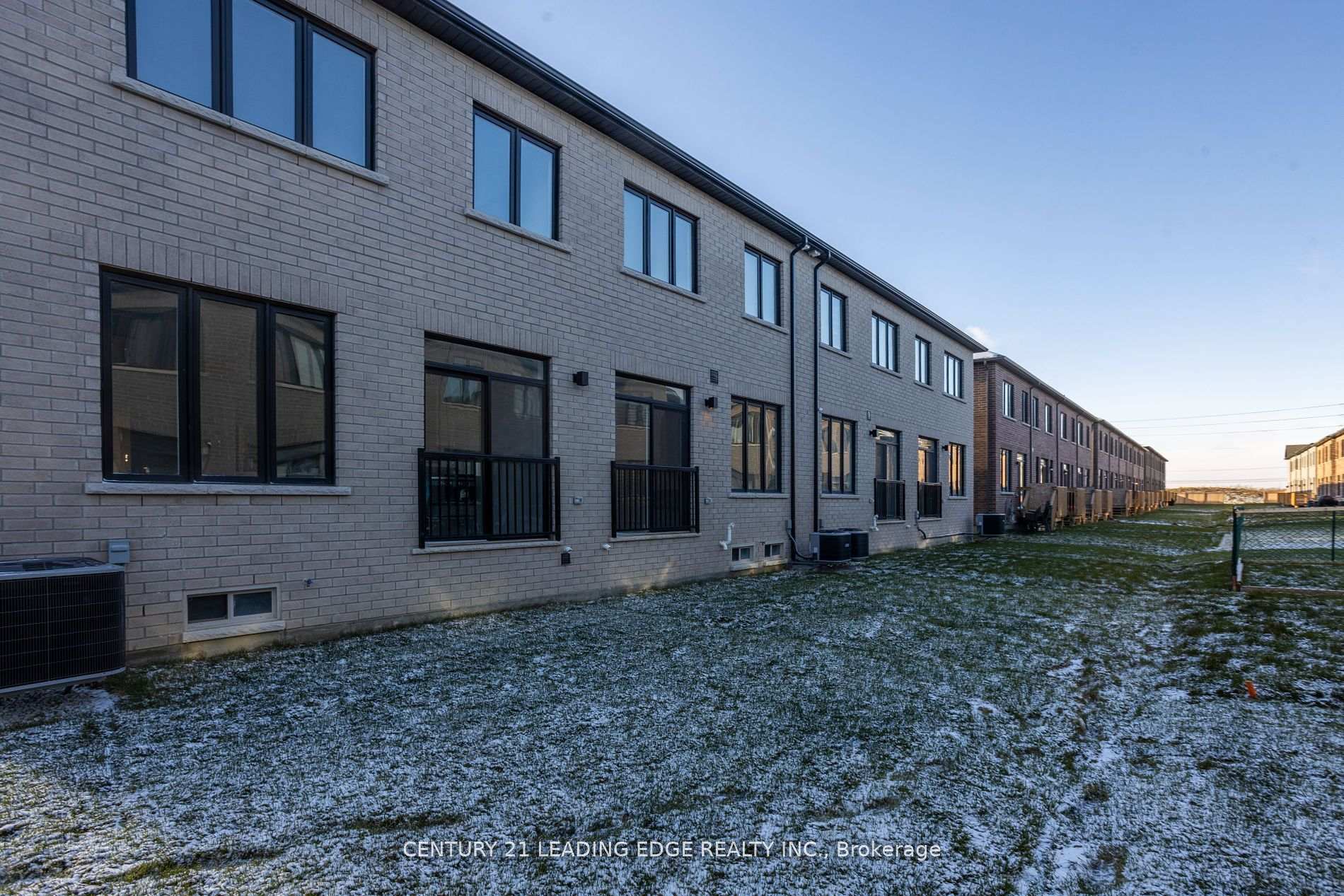 Photo 8 of 82 Hartington Street, Vaughan, Kleinburg — HOMEH
