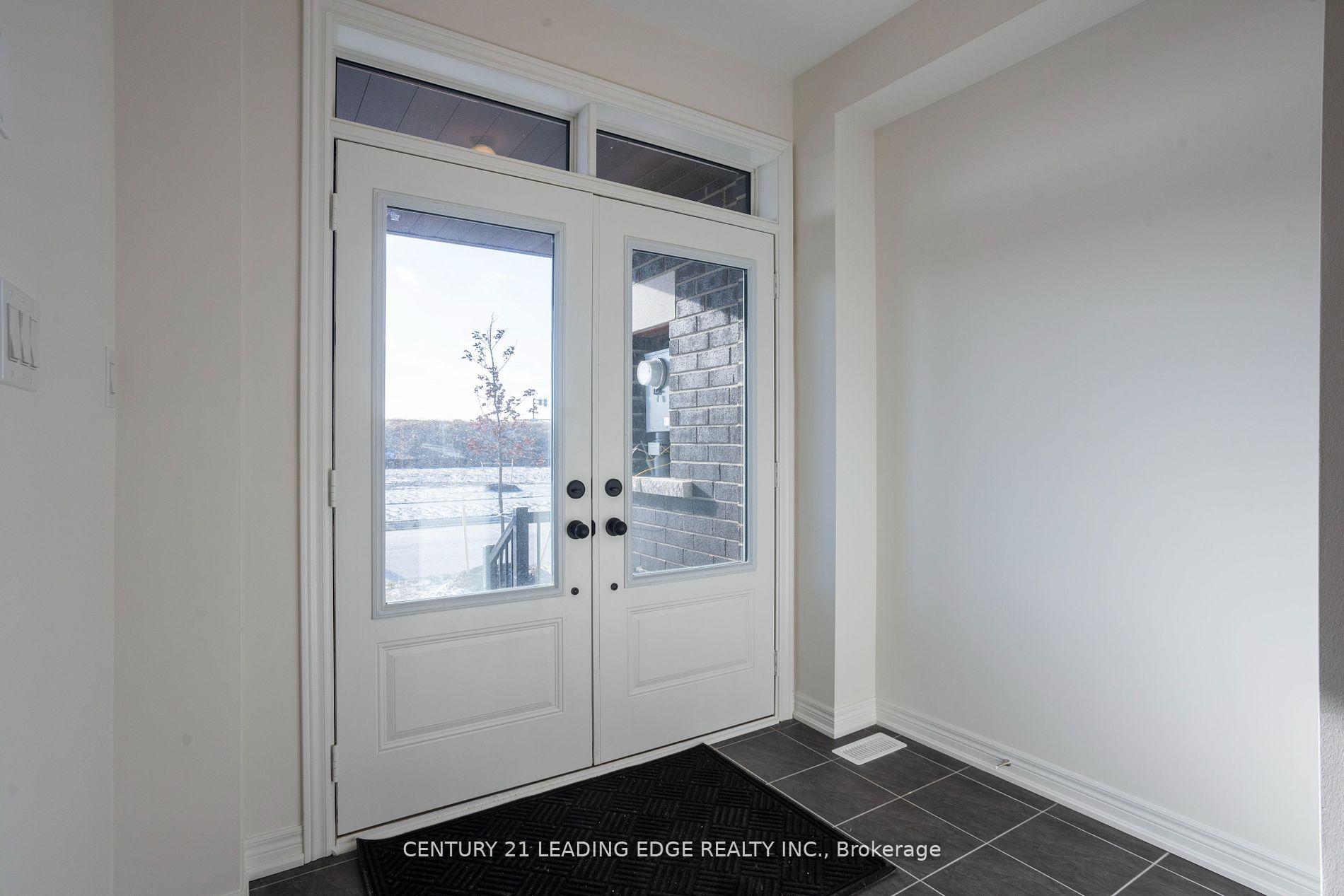 Photo 3 of 82 Hartington Street, Vaughan, Kleinburg — HOMEH
