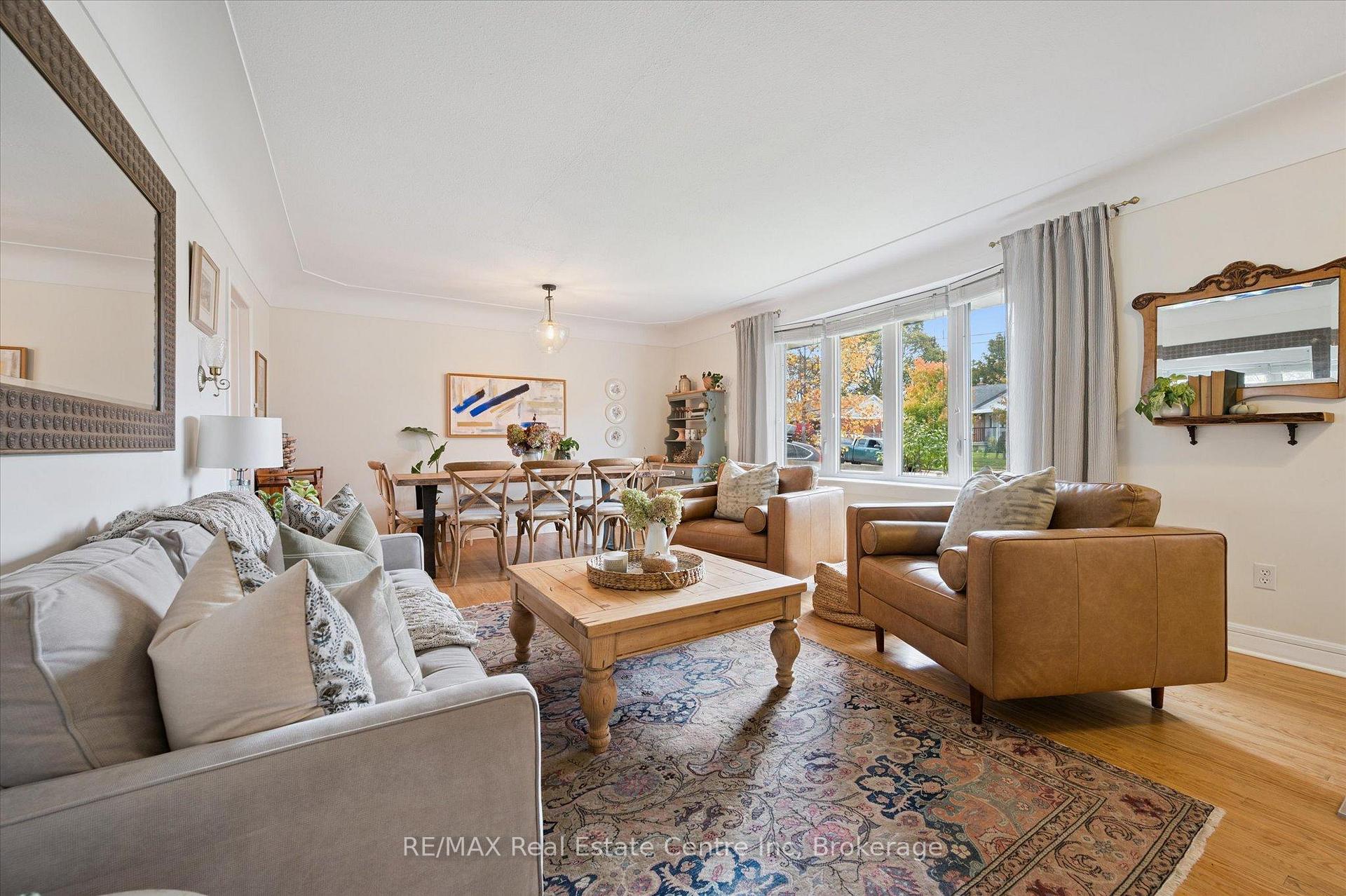 Photo 3 of 19 Cadillac Drive, Guelph, St. George's — HOMEH